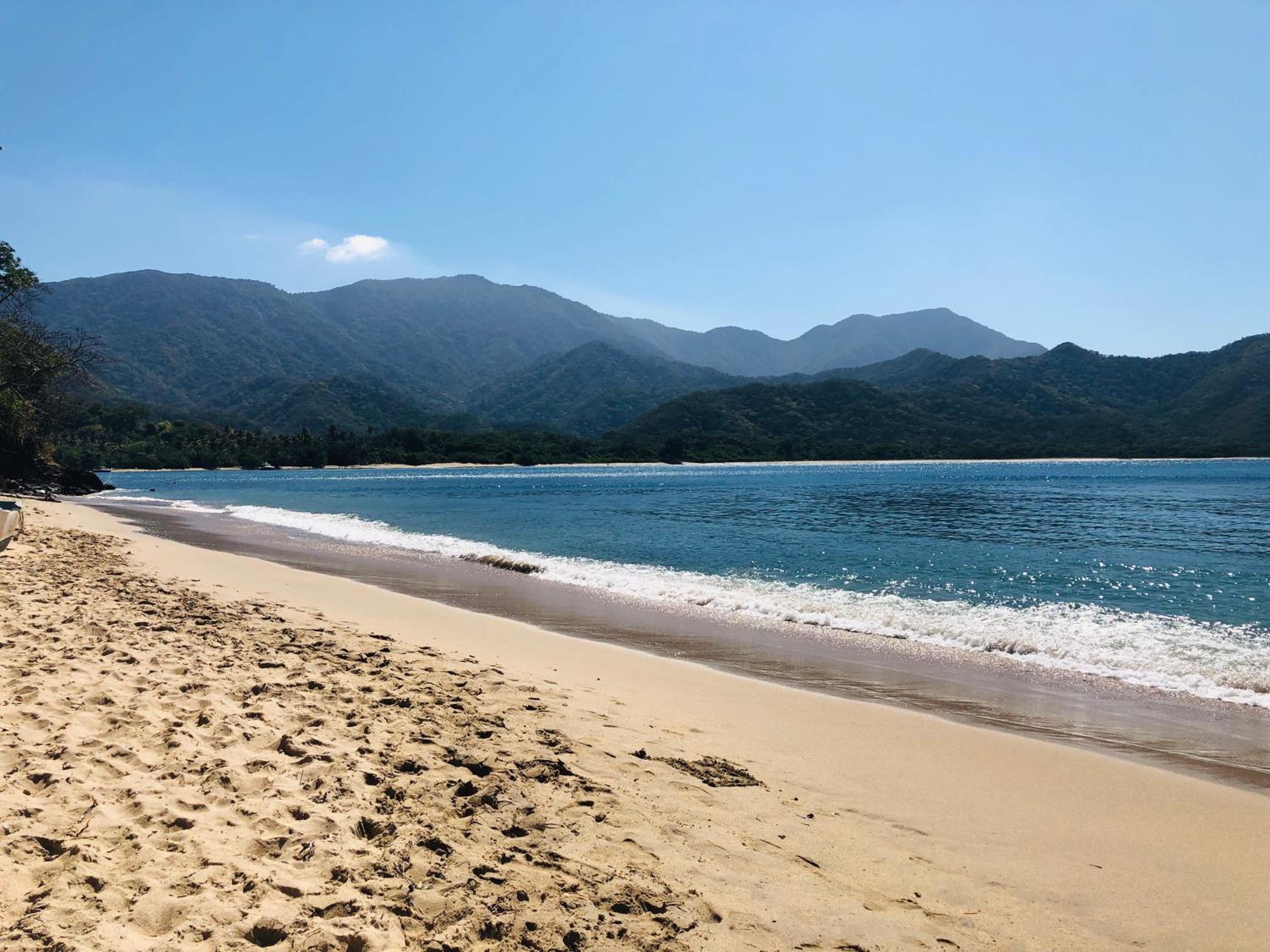 Apto a pasos de la playa y restaurantes