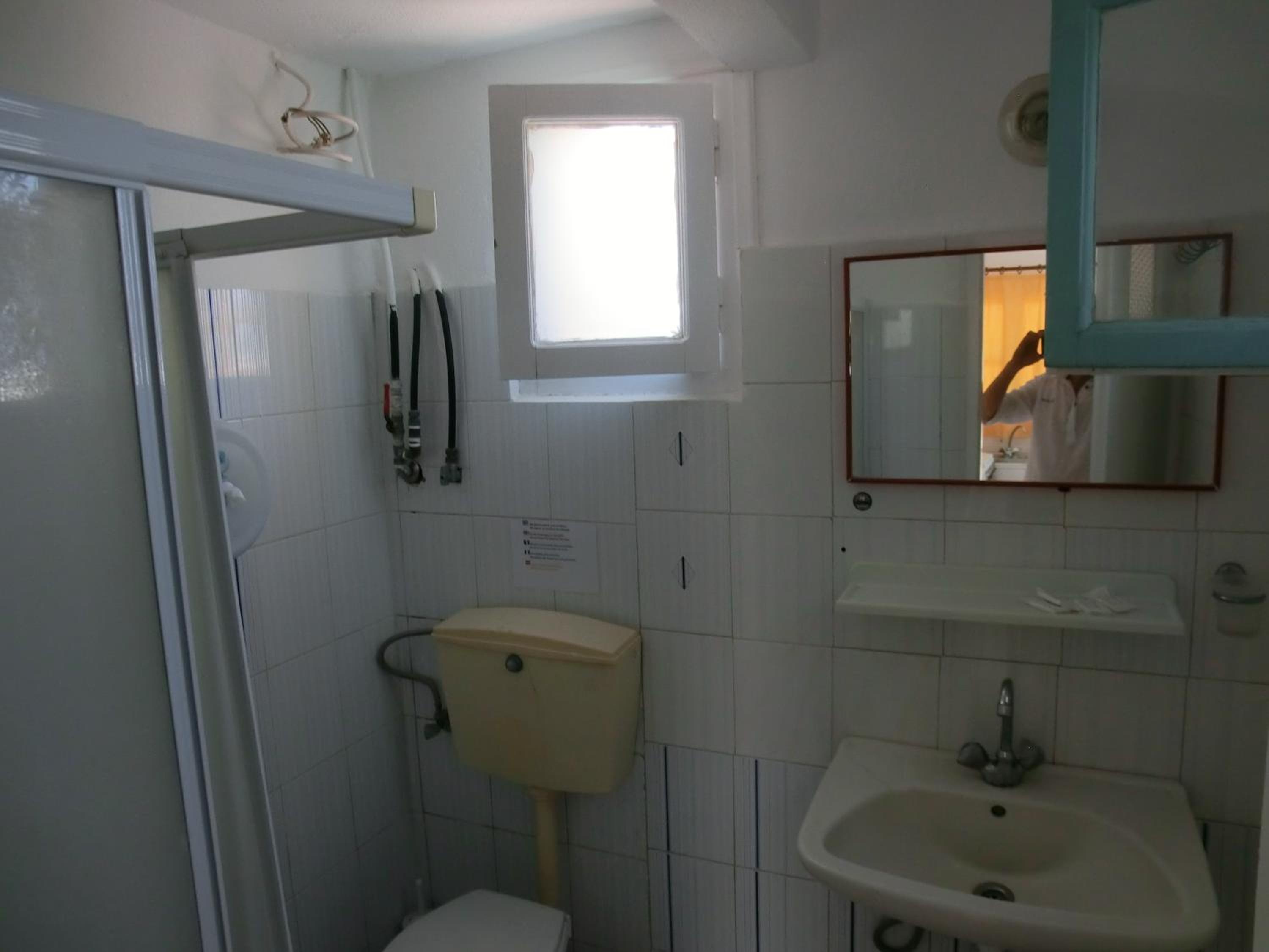 Santorini Camping & Hostel
