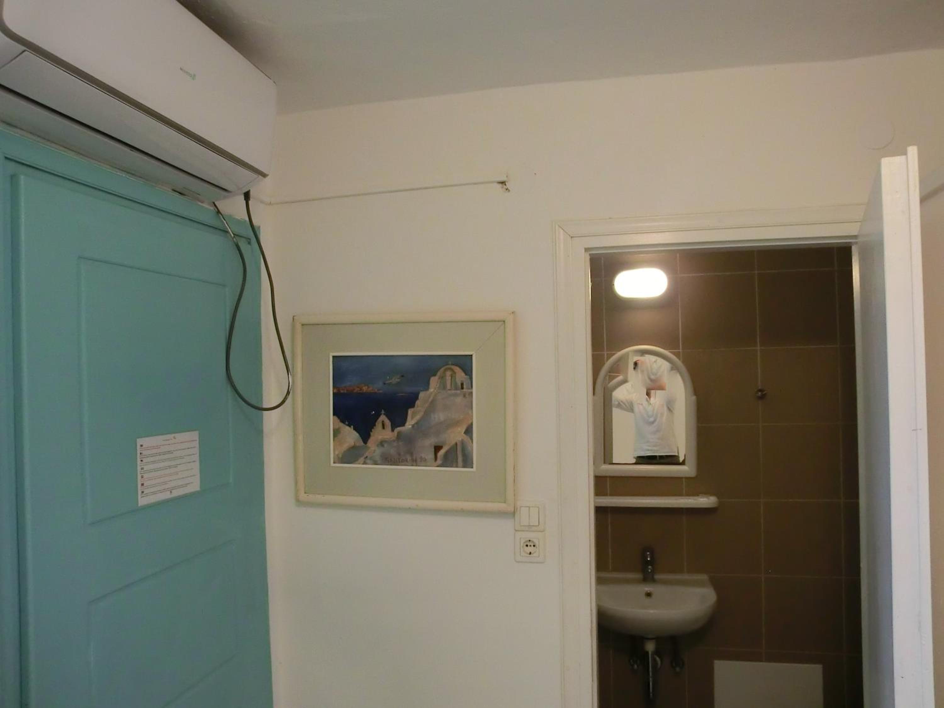 Santorini Camping & Hostel