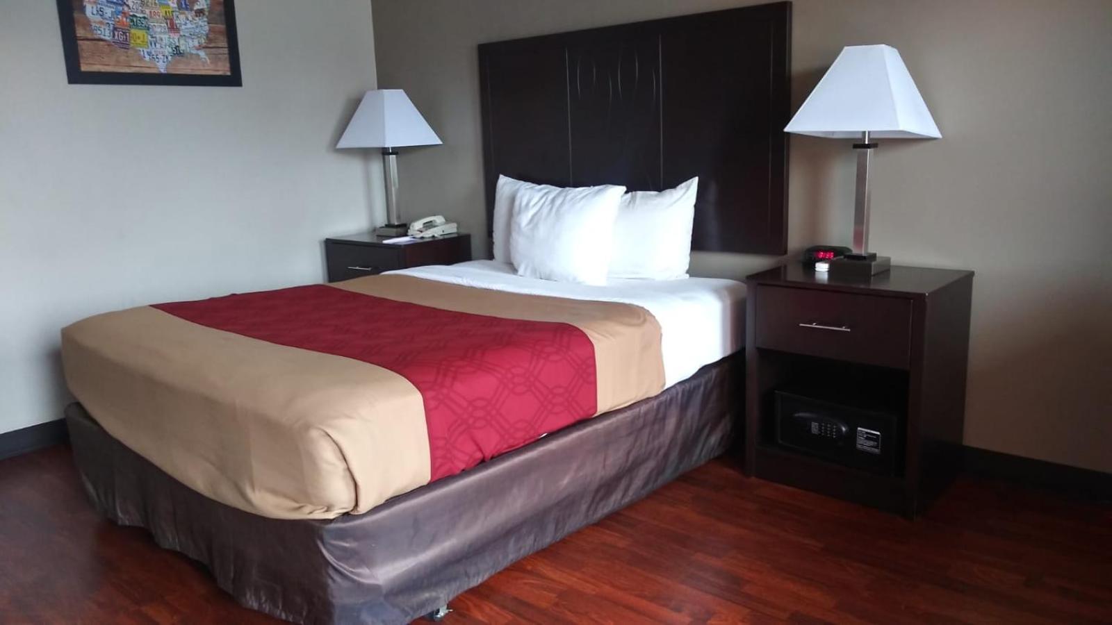 Holiday Lodge Yakima view 4
