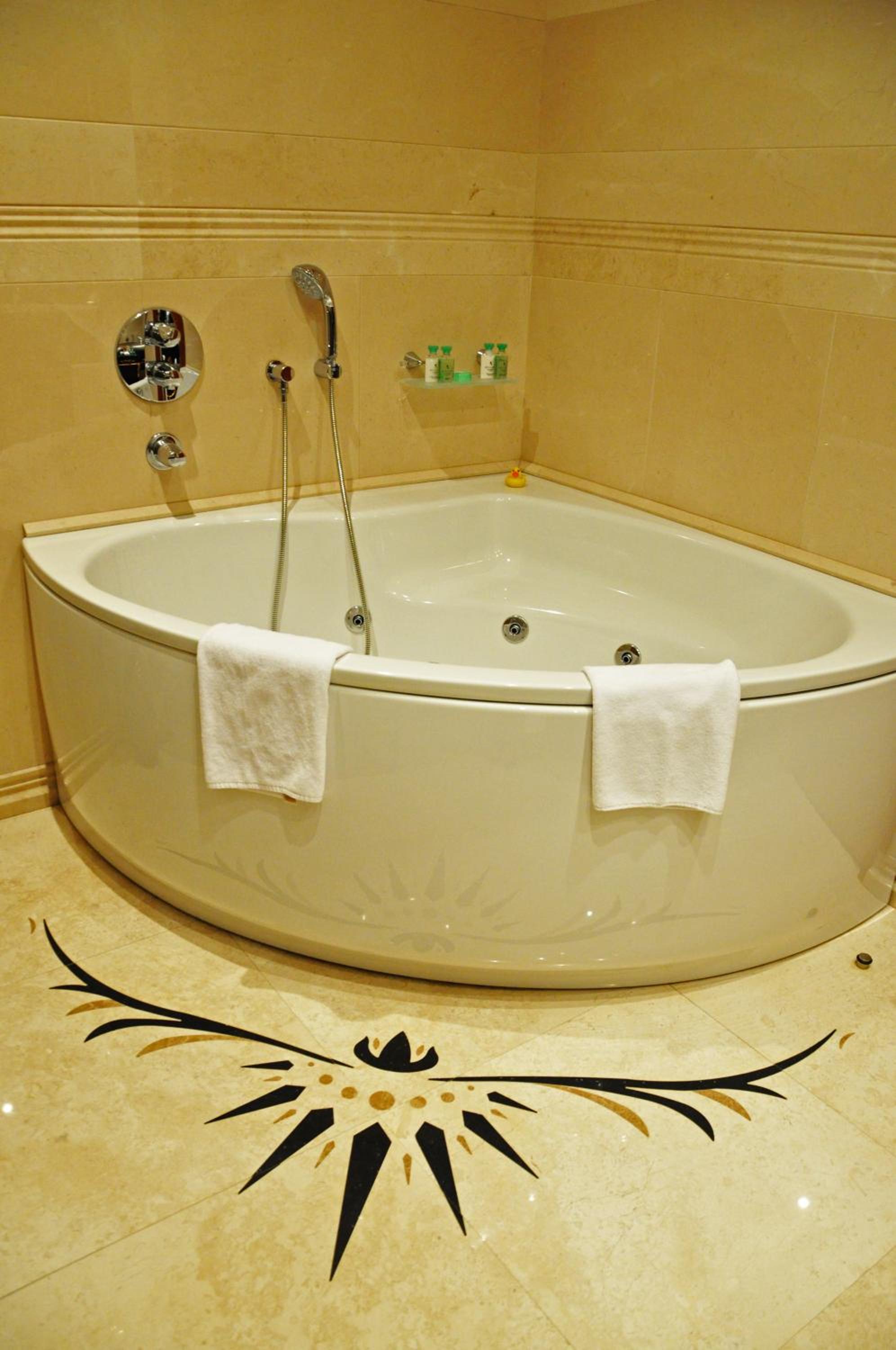 Mövenpick Hotel Izmir - Image 14