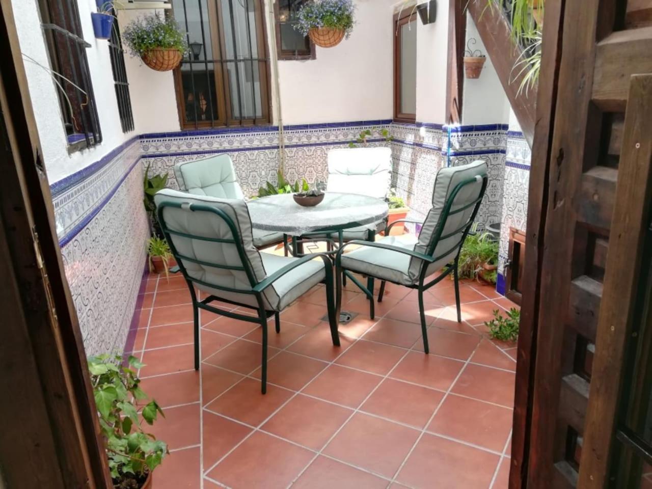 Apartamento Ilarcuris con patio privado