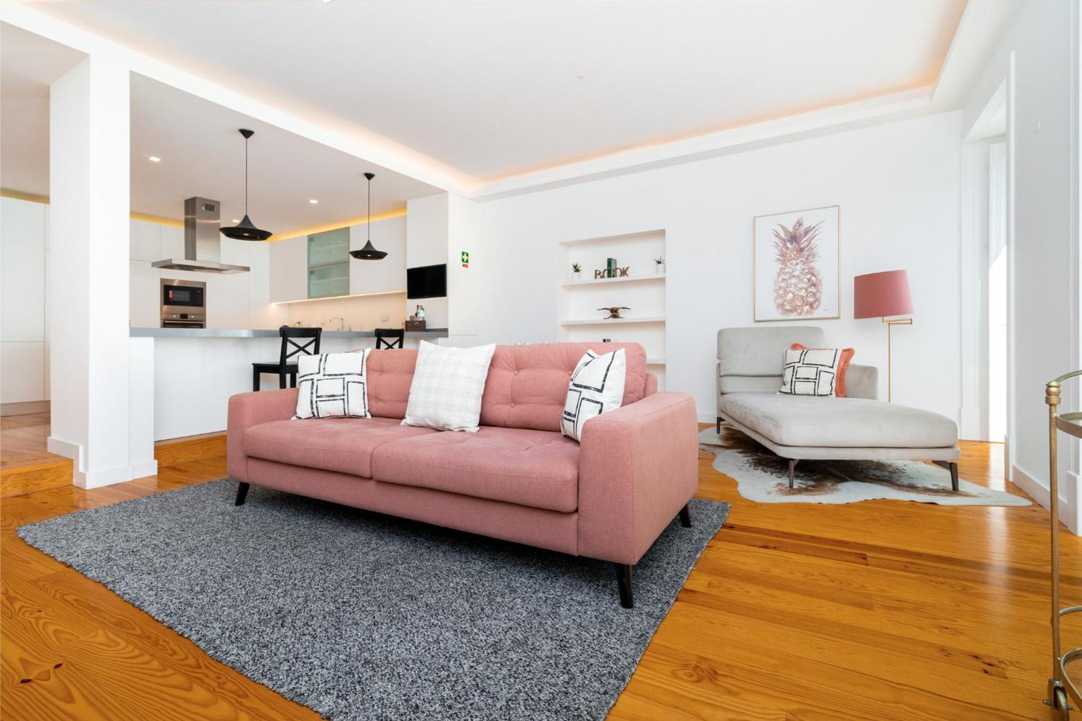 LXLUXHOME - Combro Luxury Apartment view 5