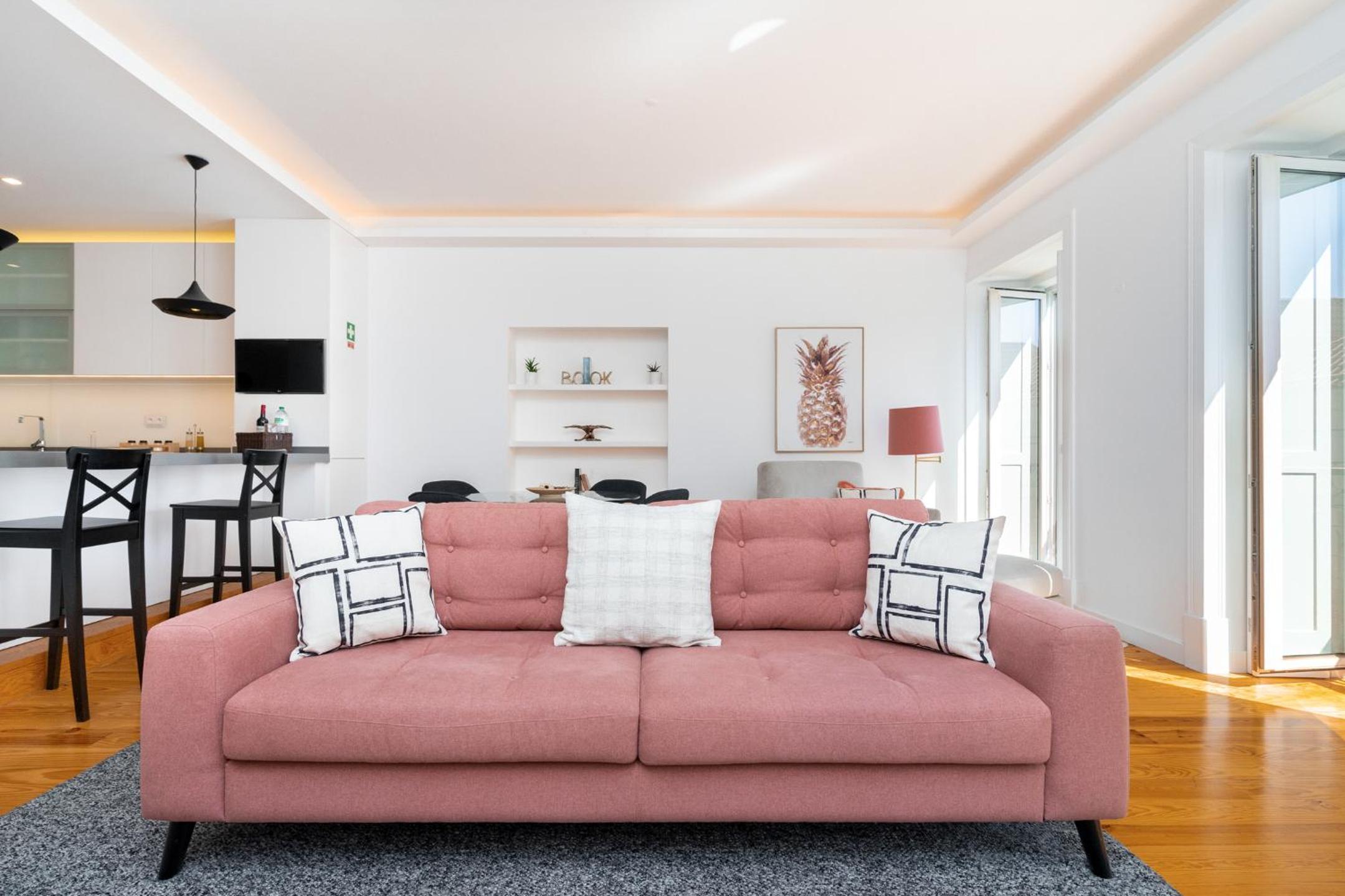 LXLUXHOME - Combro Luxury Apartment view 4
