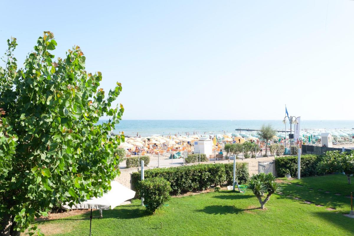 Jesolo sea front garden apartment view 2