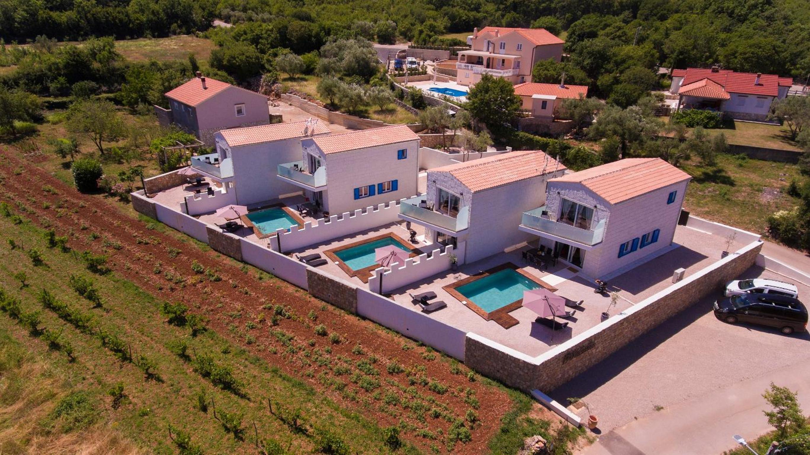 Pax Houses