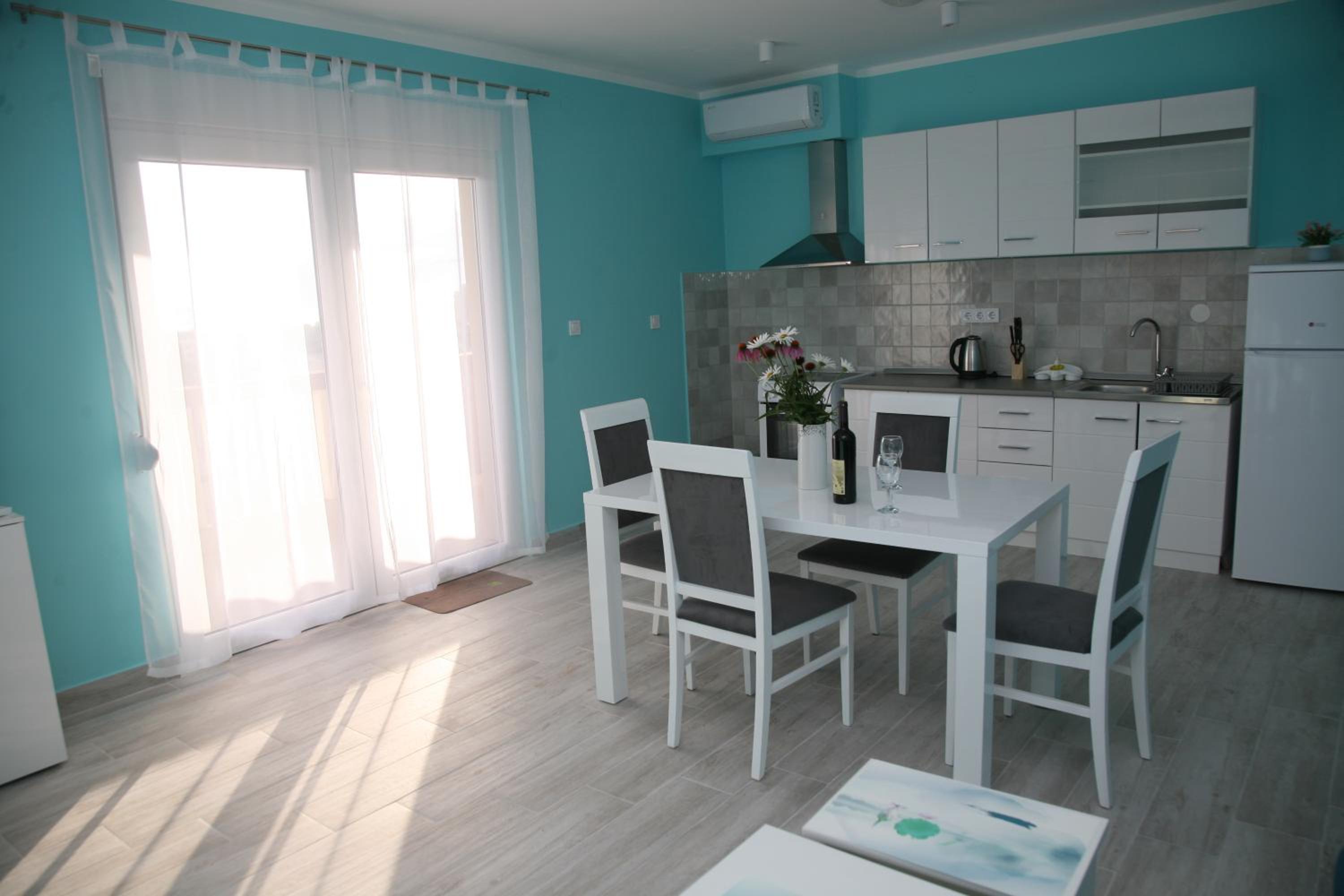 Apartments Mira