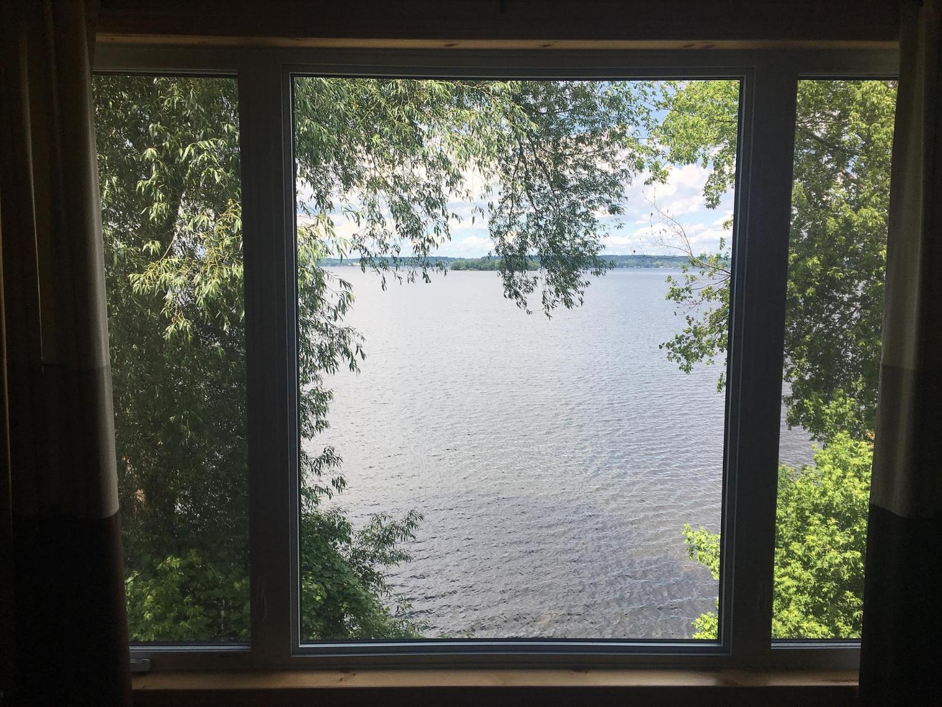 Sandy Shore Cottages Luxury Resort on Rice Lake
