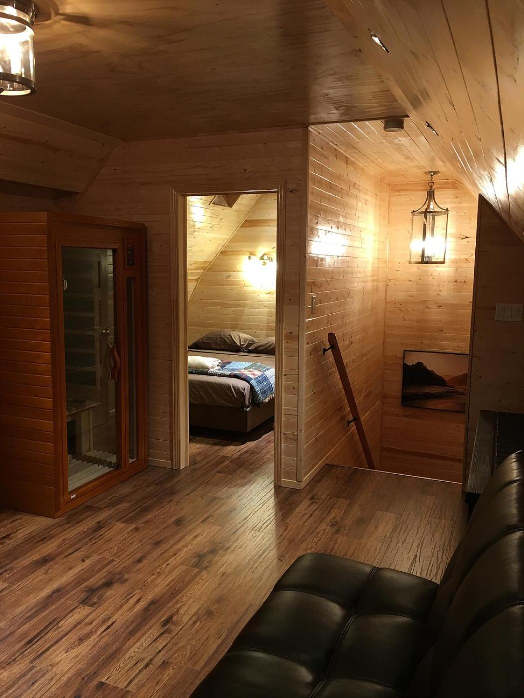 Sandy Shore Cottages Luxury Resort on Rice Lake
