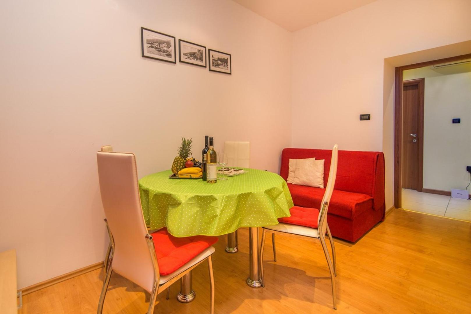 Apartment Runko in Villa Emilia view 2