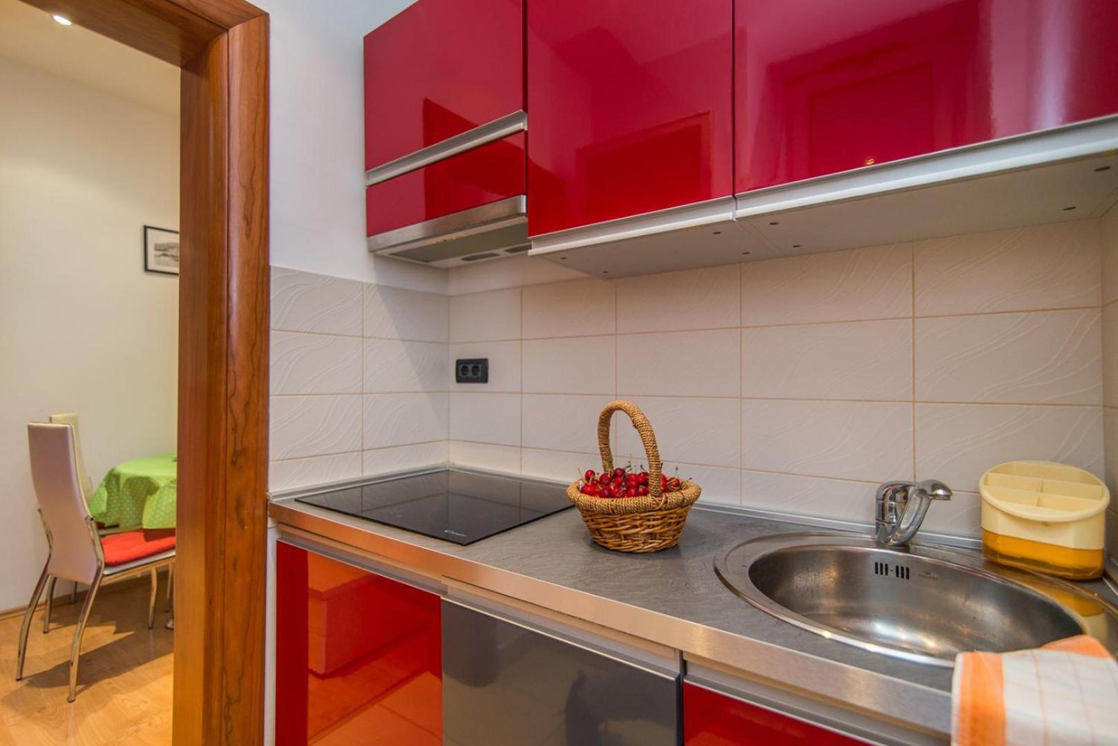 Apartment Runko in Villa Emilia view 4