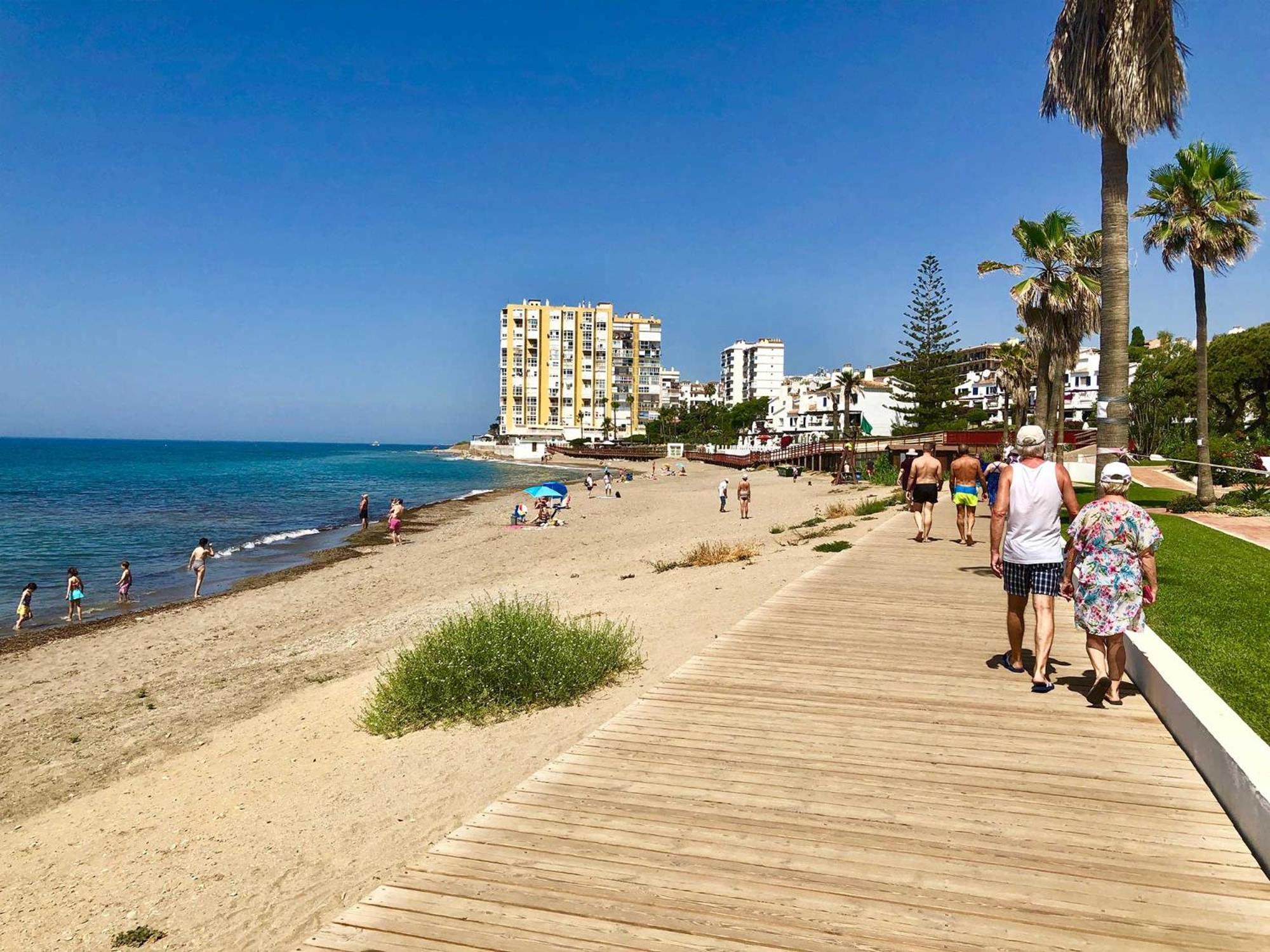 Bright apartment 300m from the beach view 4