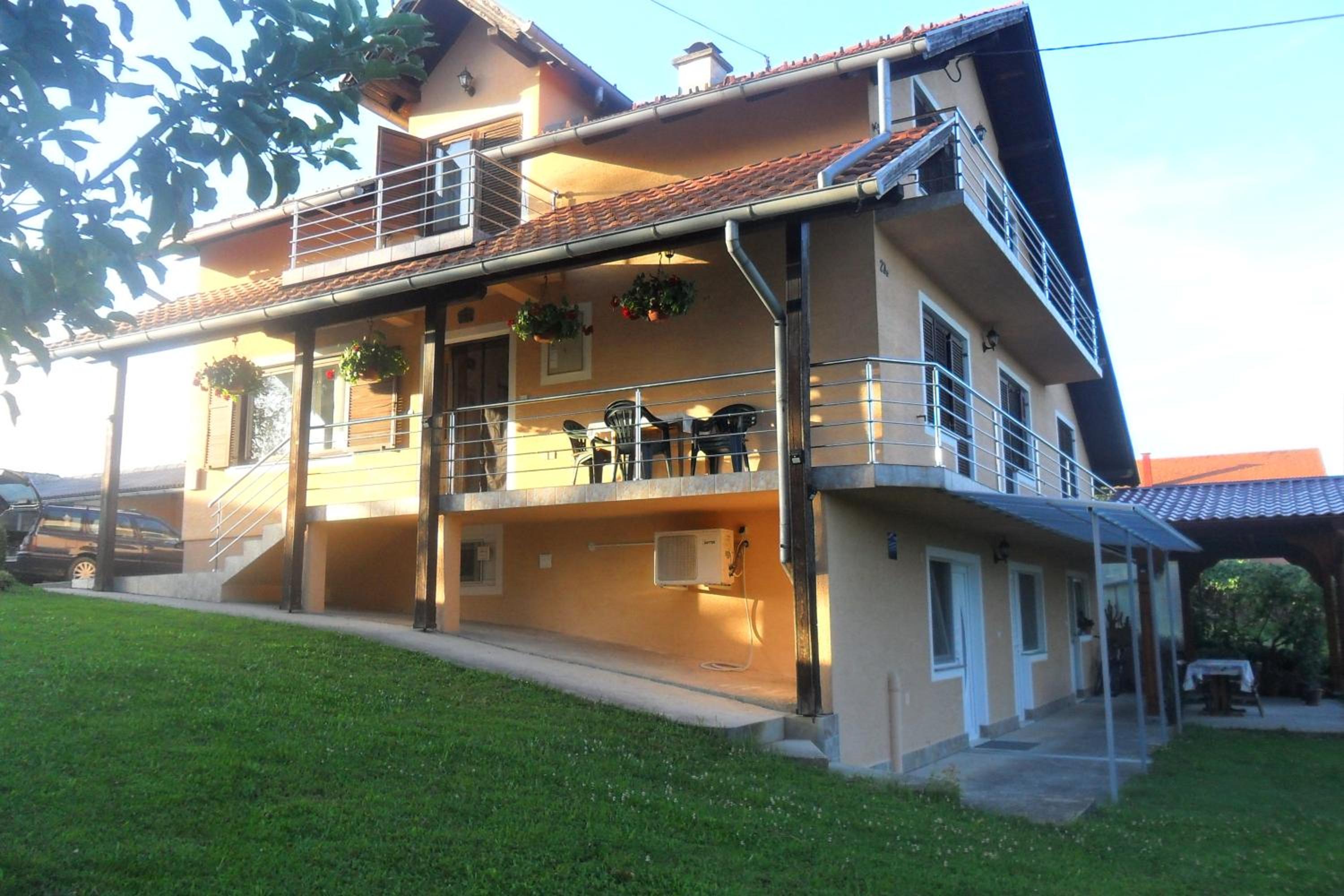 Studio apartman Trdina view 3