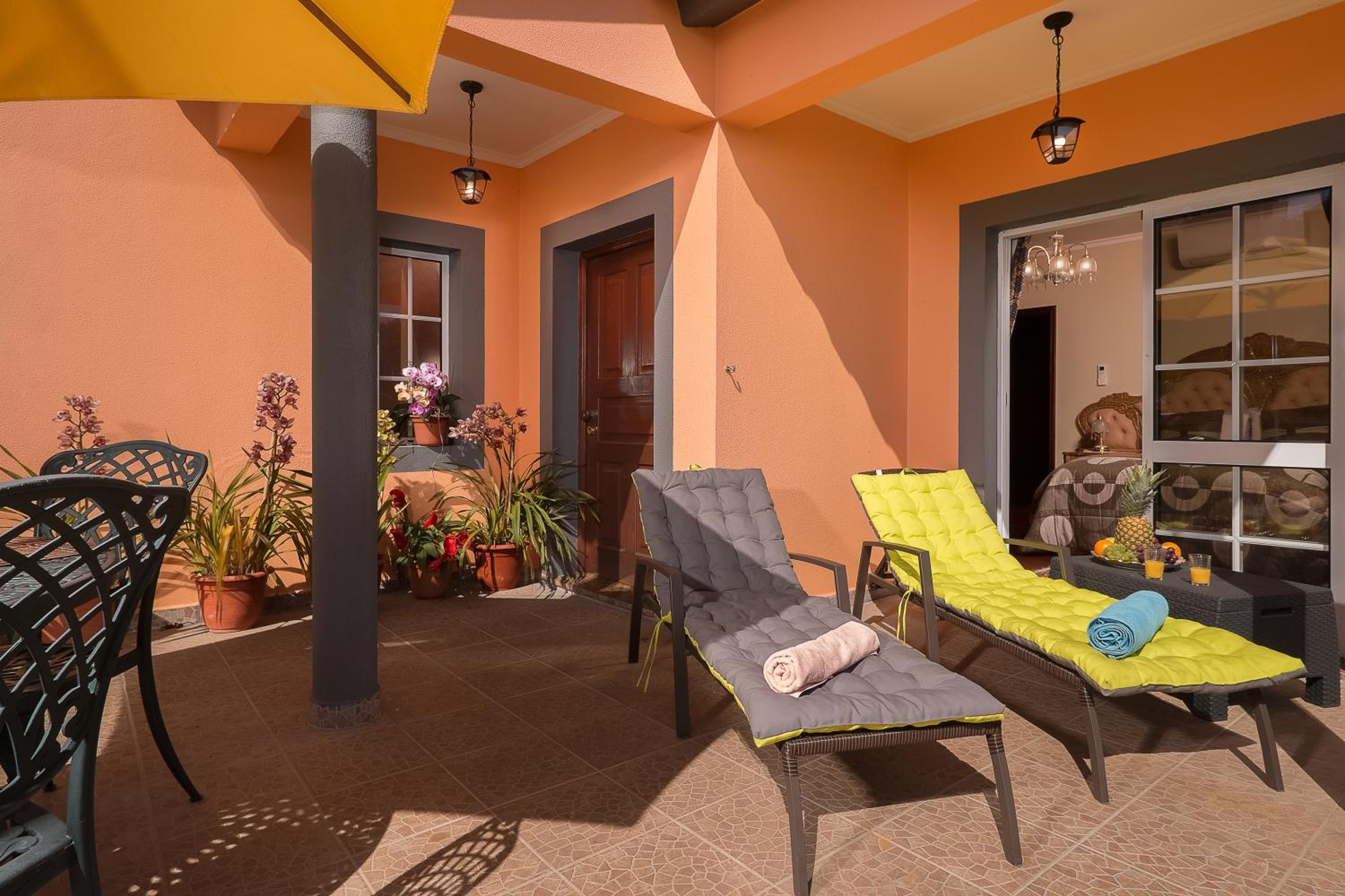 Paradise House Calheta view 4