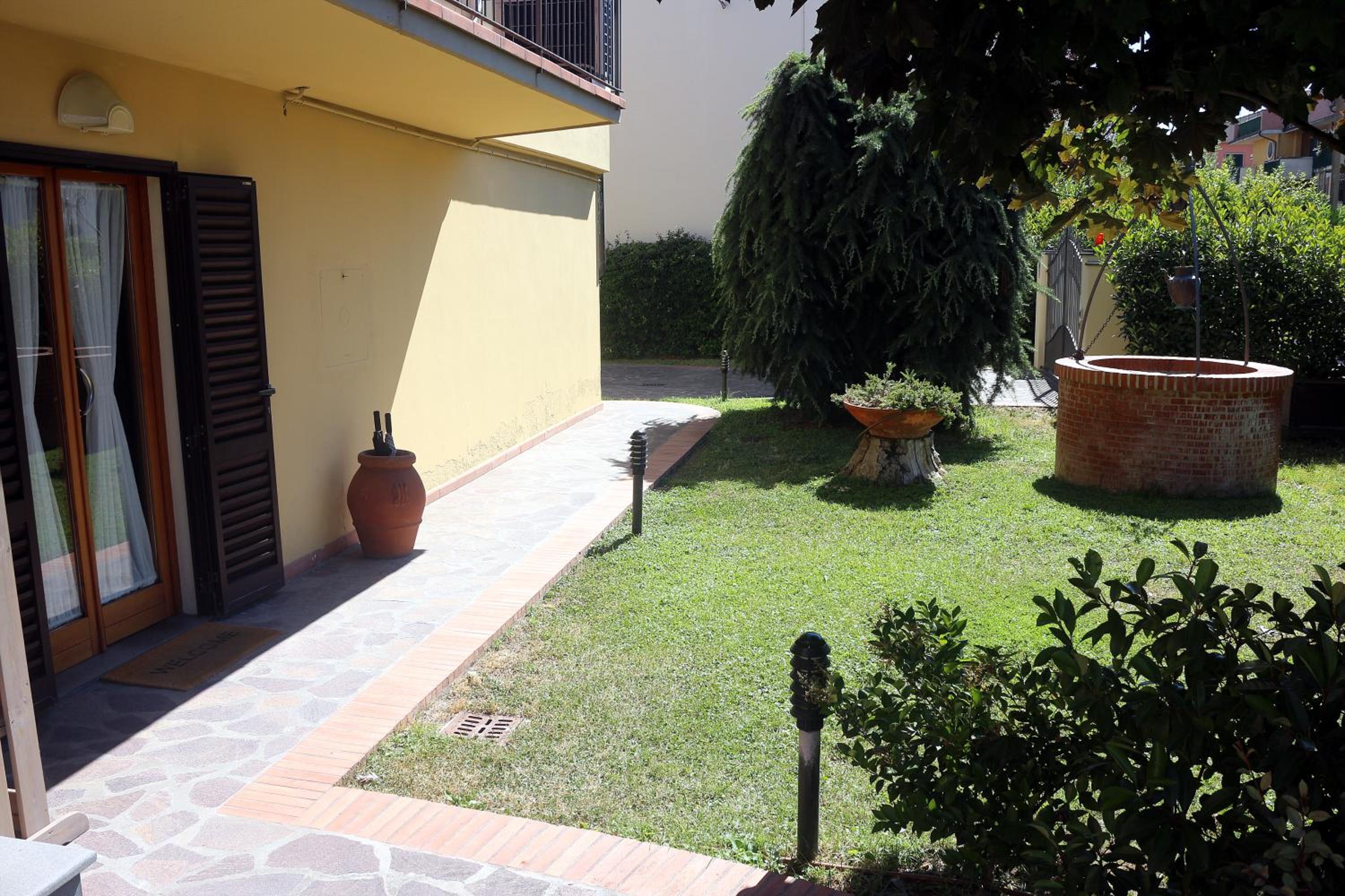 B&B EL DUCHE view 2