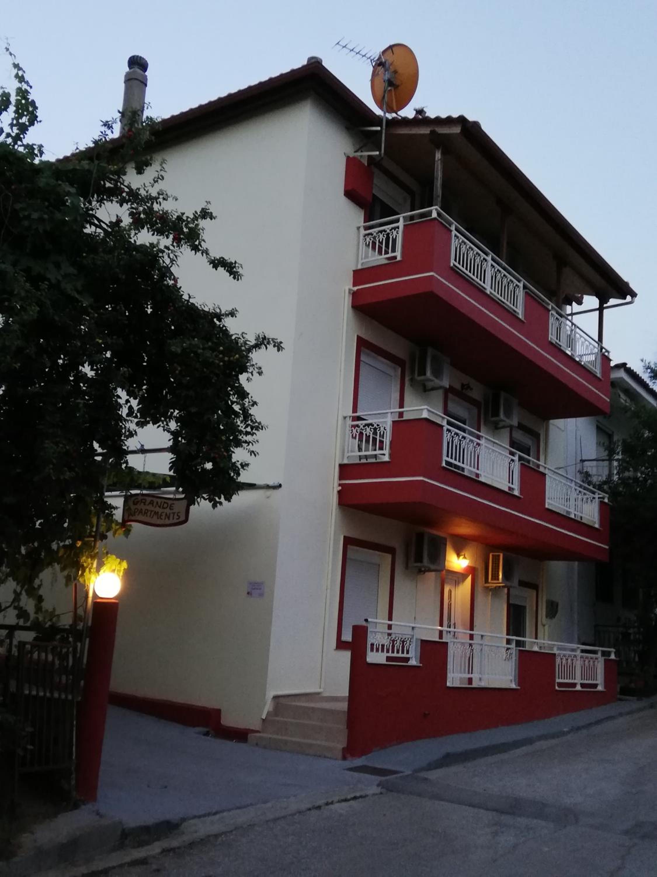 Grande Apartments