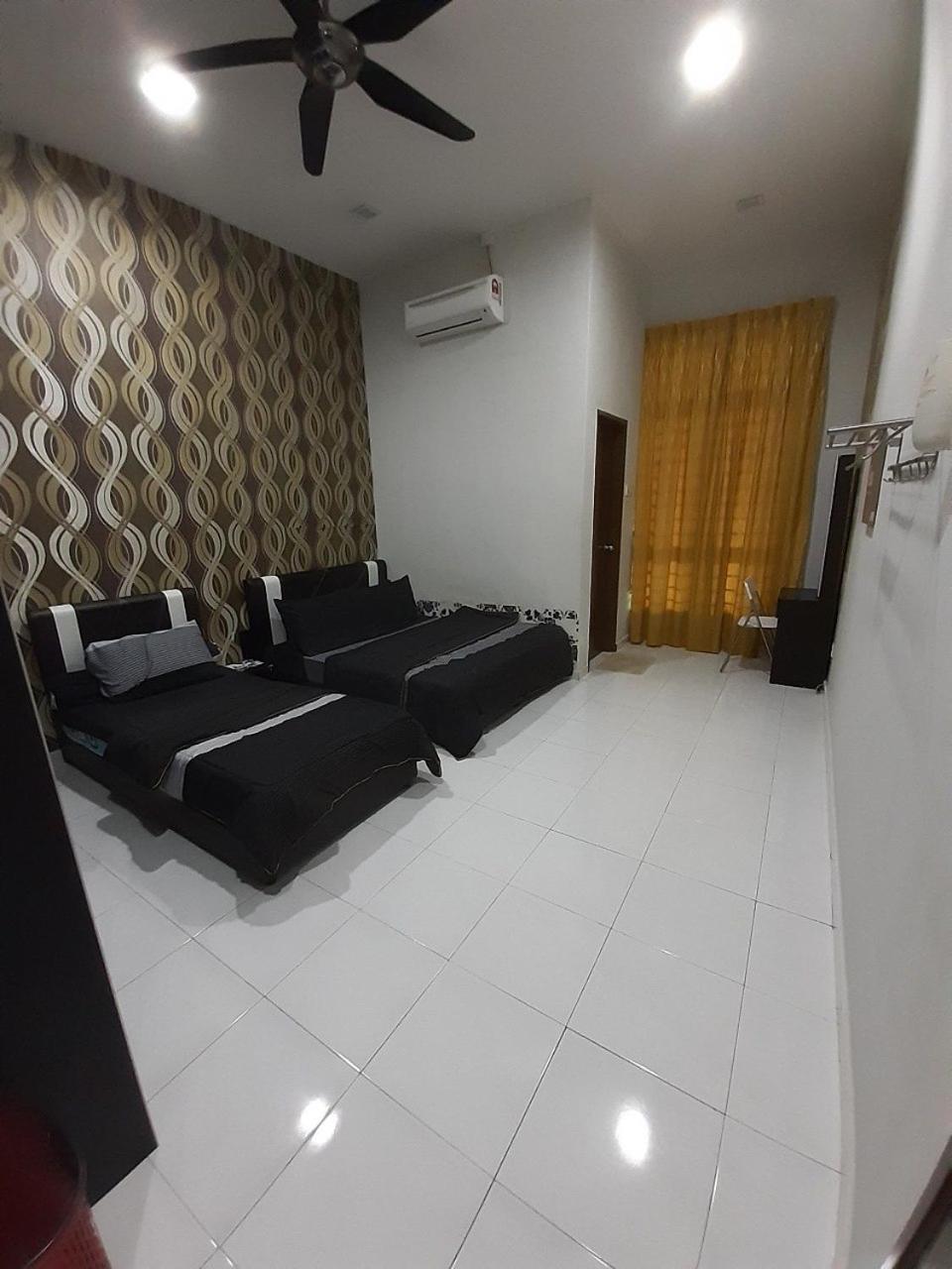 Homestay Fully Aircond Free Wifi Near MITC,UTEM photo 2