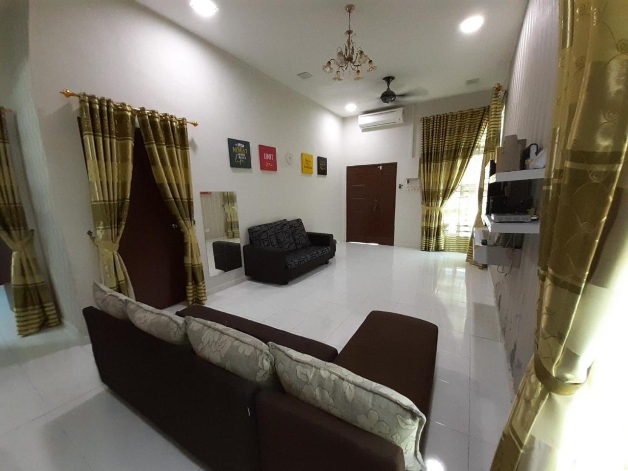 Homestay Fully Aircond Free Wifi Near MITC,UTEM photo 8