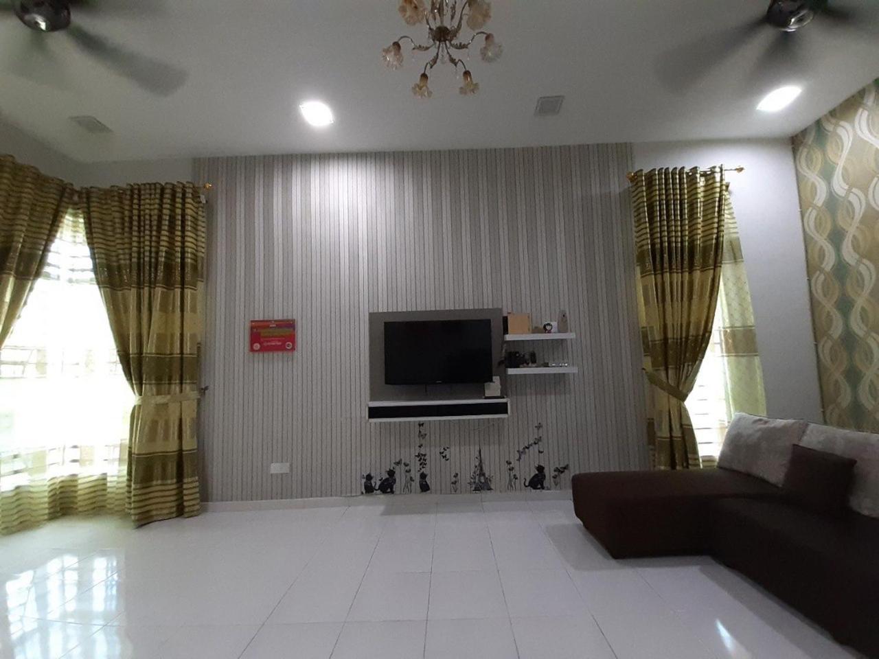 Homestay Fully Aircond Free Wifi Near MITC,UTEM photo 7