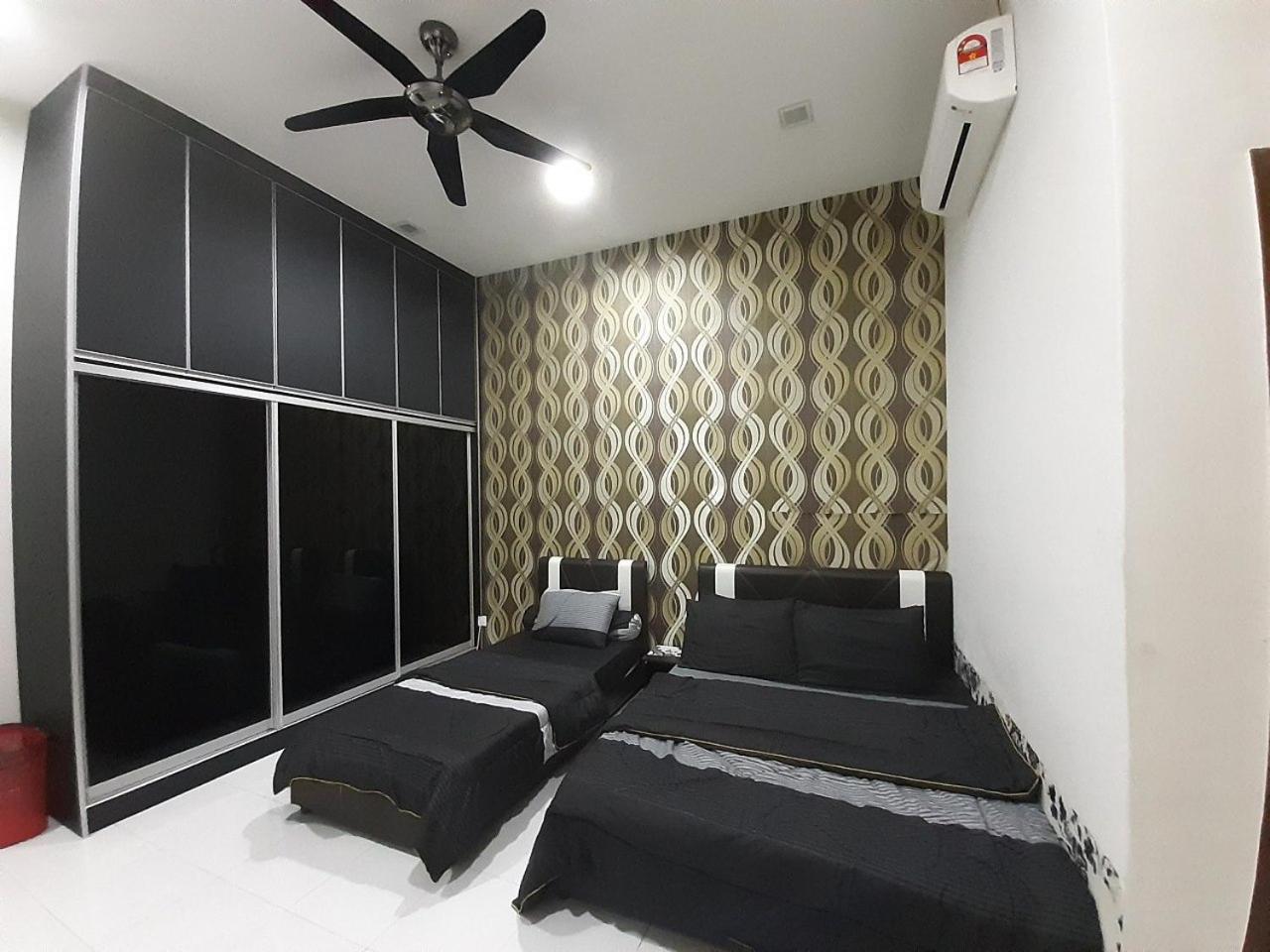 Homestay Fully Aircond Free Wifi Near MITC,UTEM photo 3