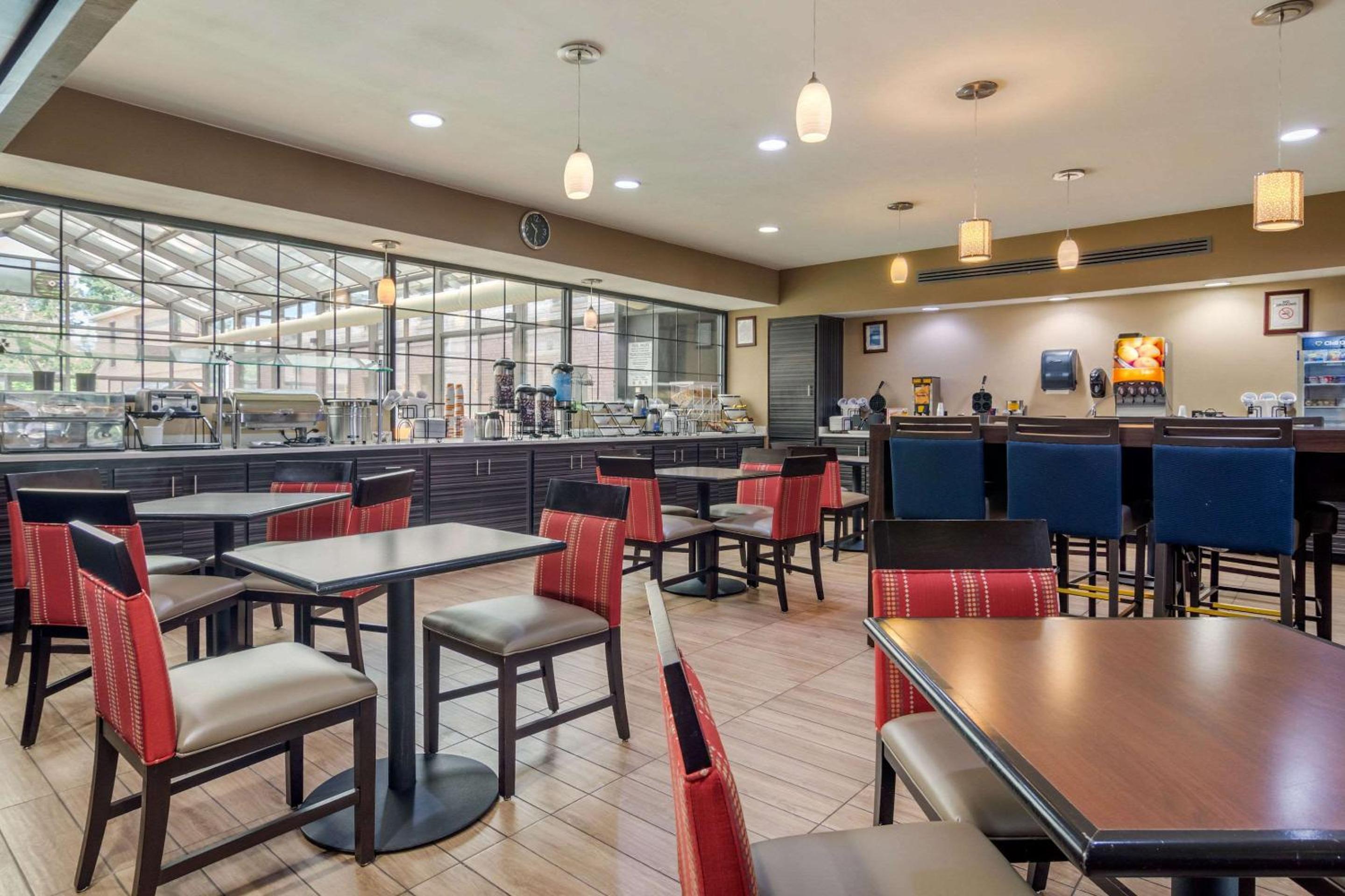 Perry Vacations - Comfort Inn Suites Perry National Fairgrounds Area - Property Image 15