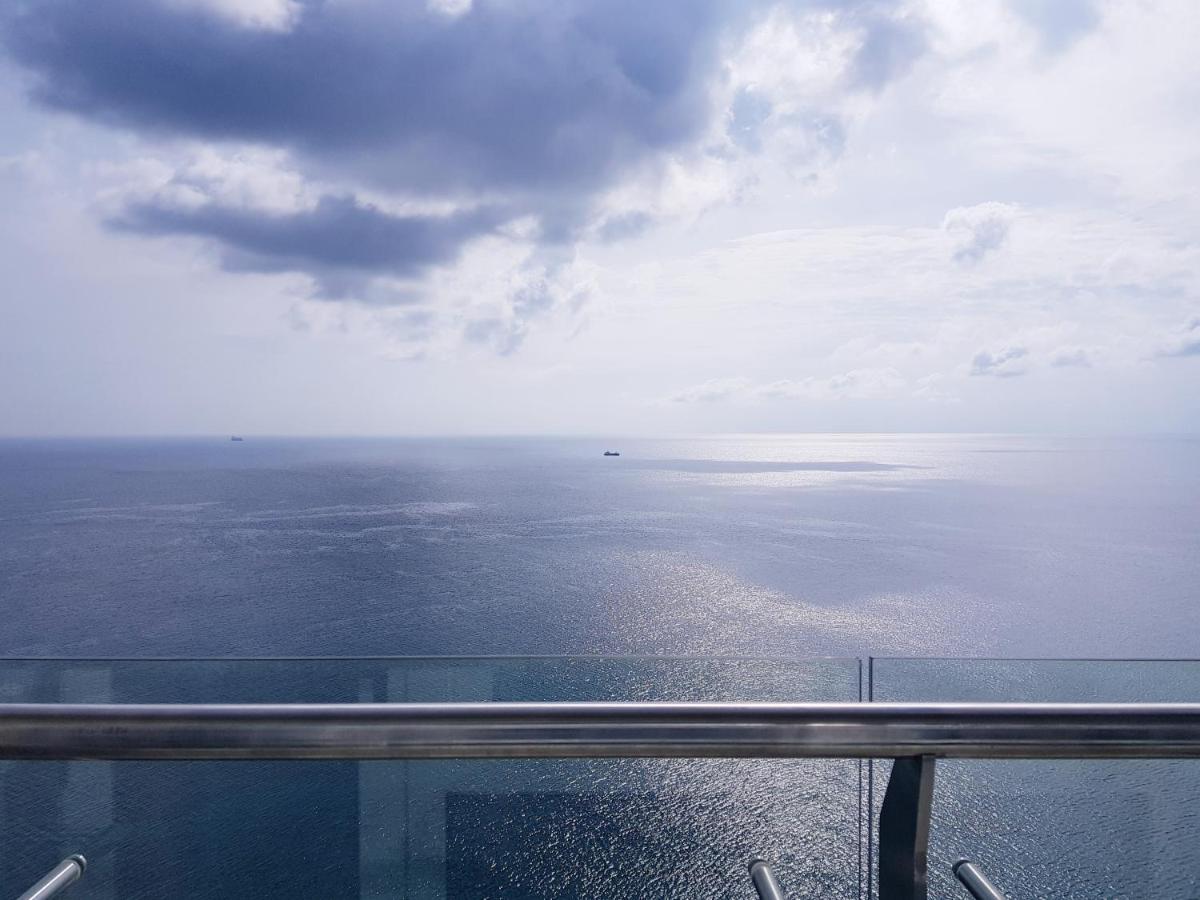 Amazing Seaview Arterra Penthouse