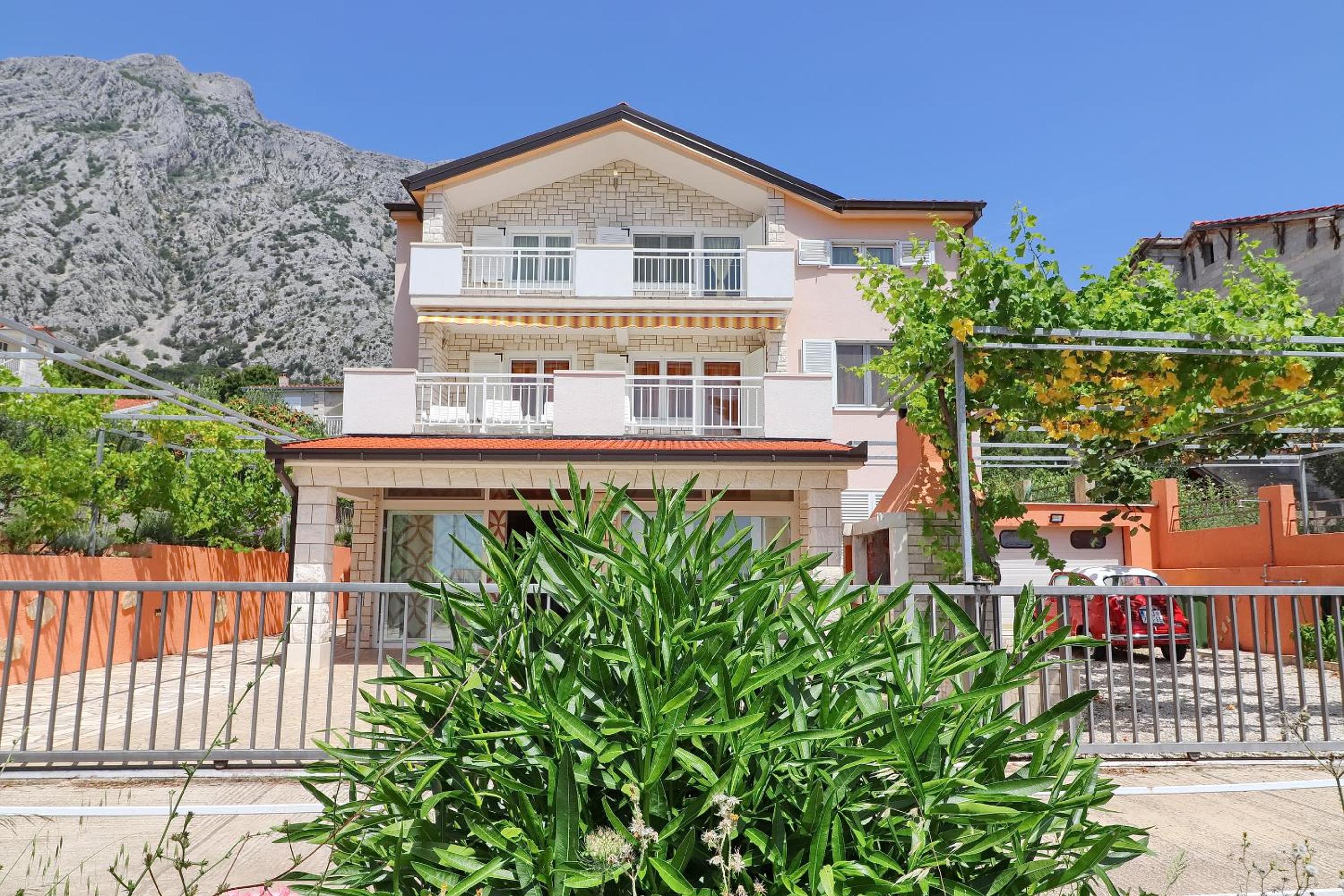 Apartments Villa Michele view 3