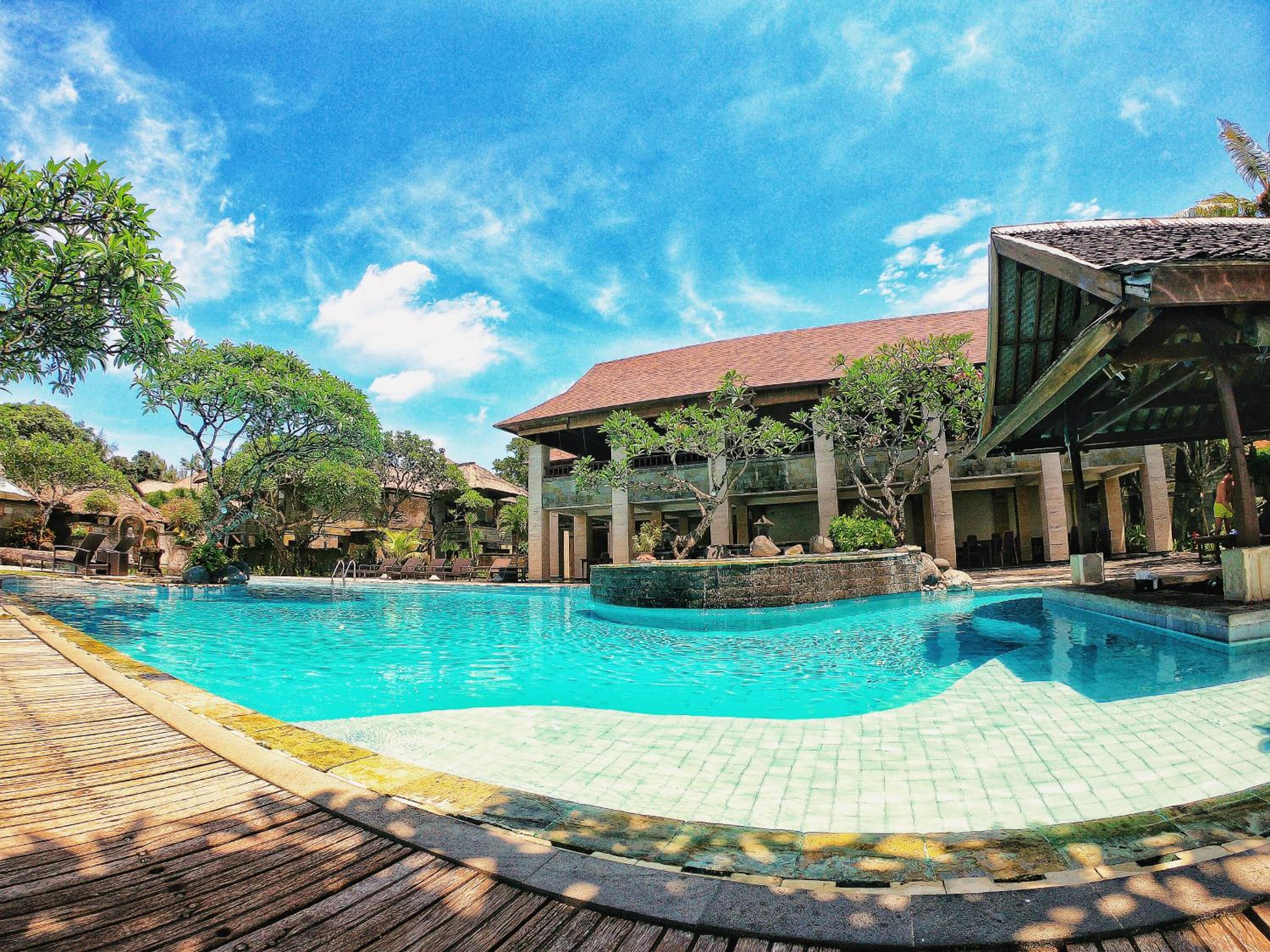 Grand Balisani Suites Hotel
