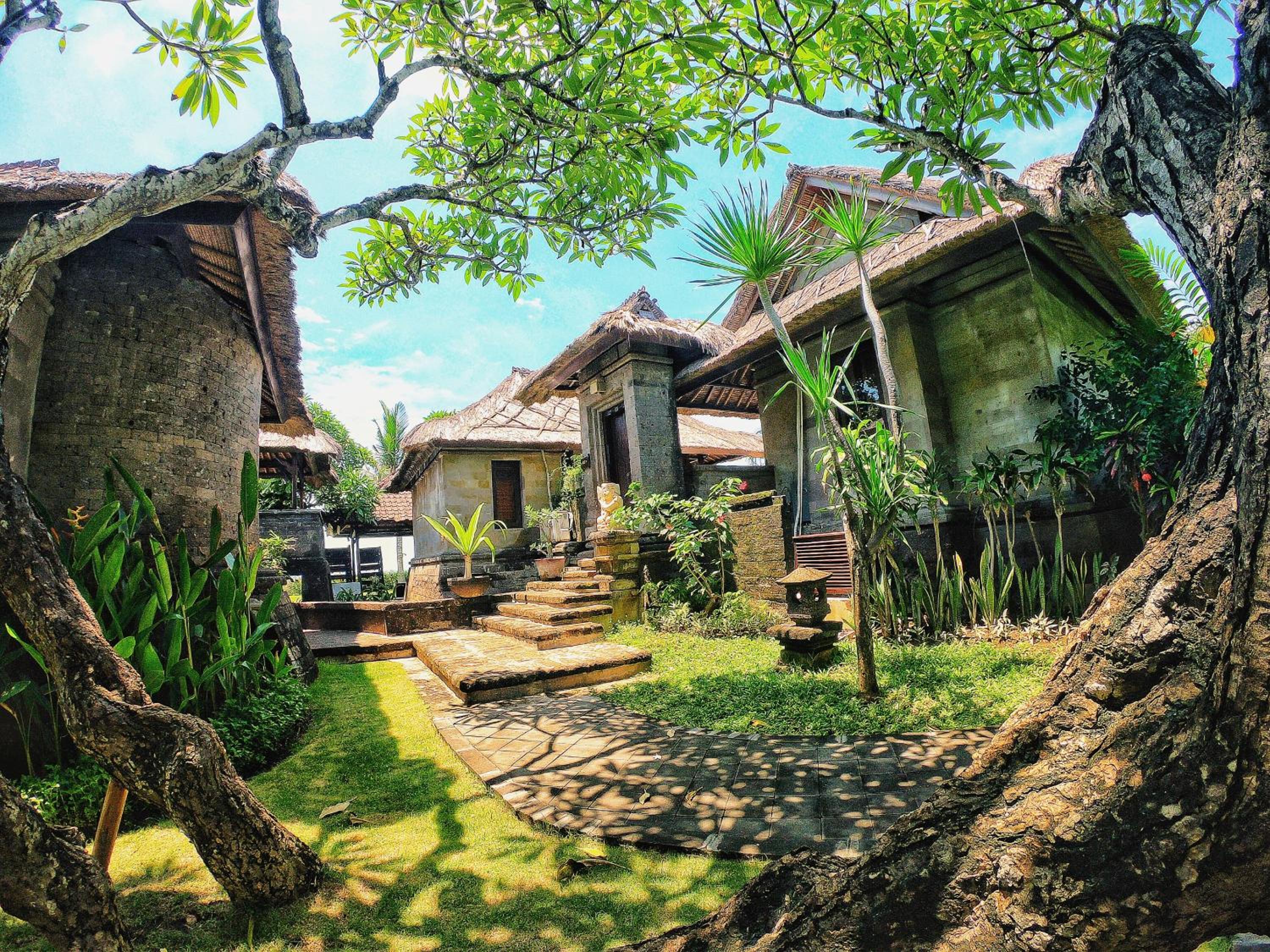 Grand Balisani Suites Hotel