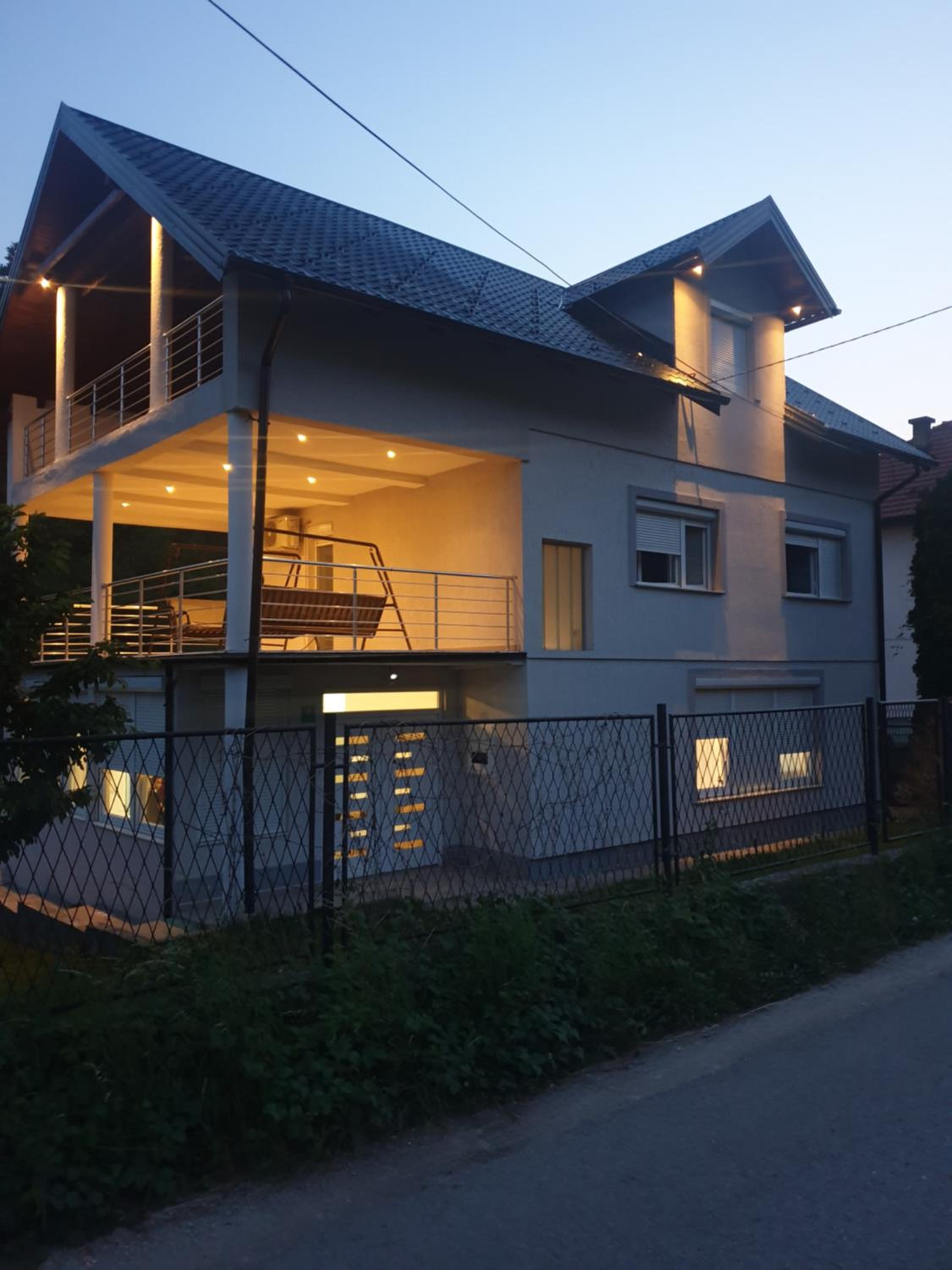Photo 8