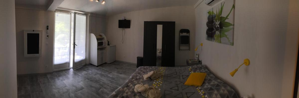 Photo 11