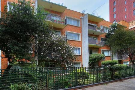 Modern Apartment in Rosebank