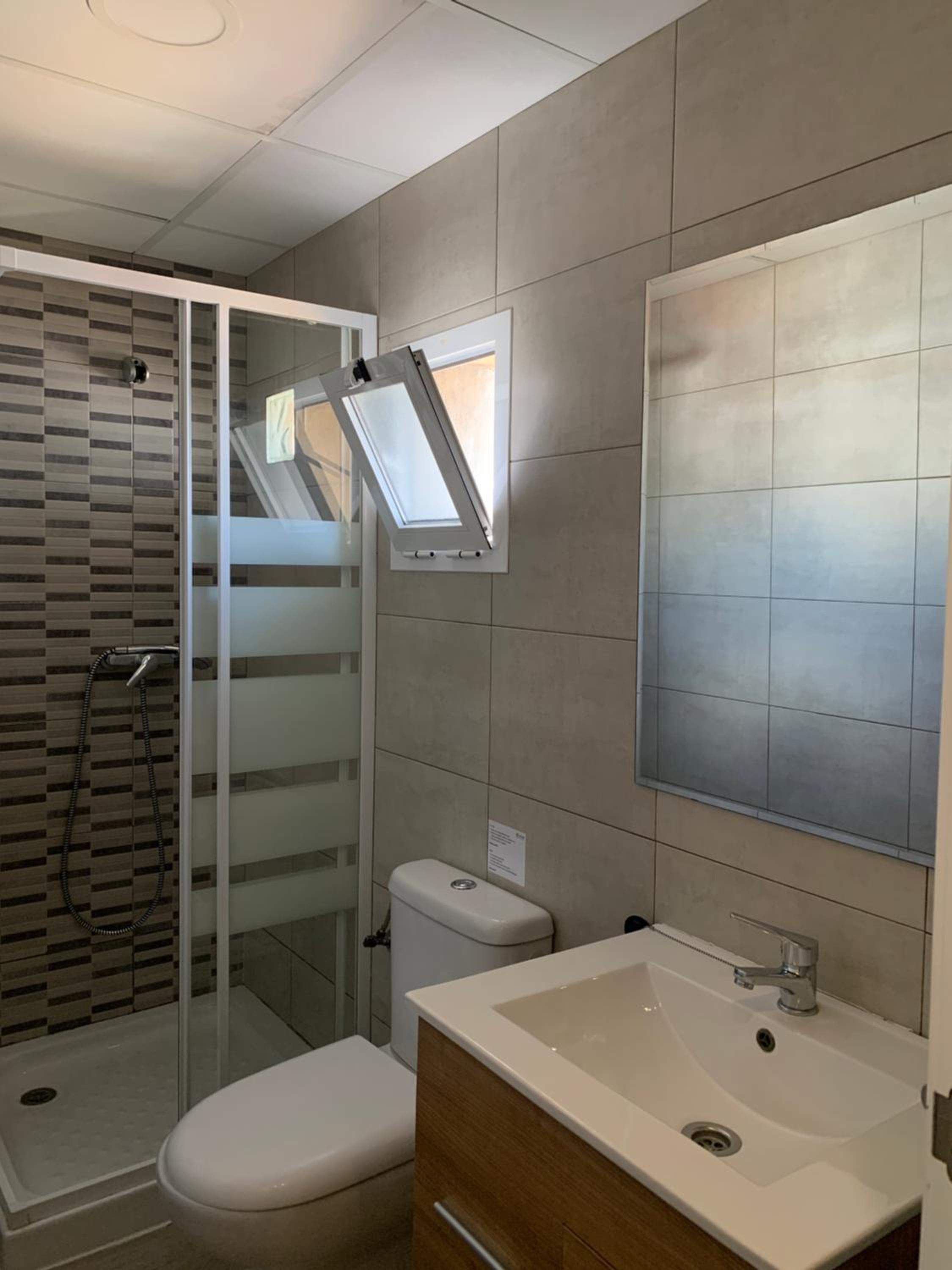 Down Town en Valencia — bathroom