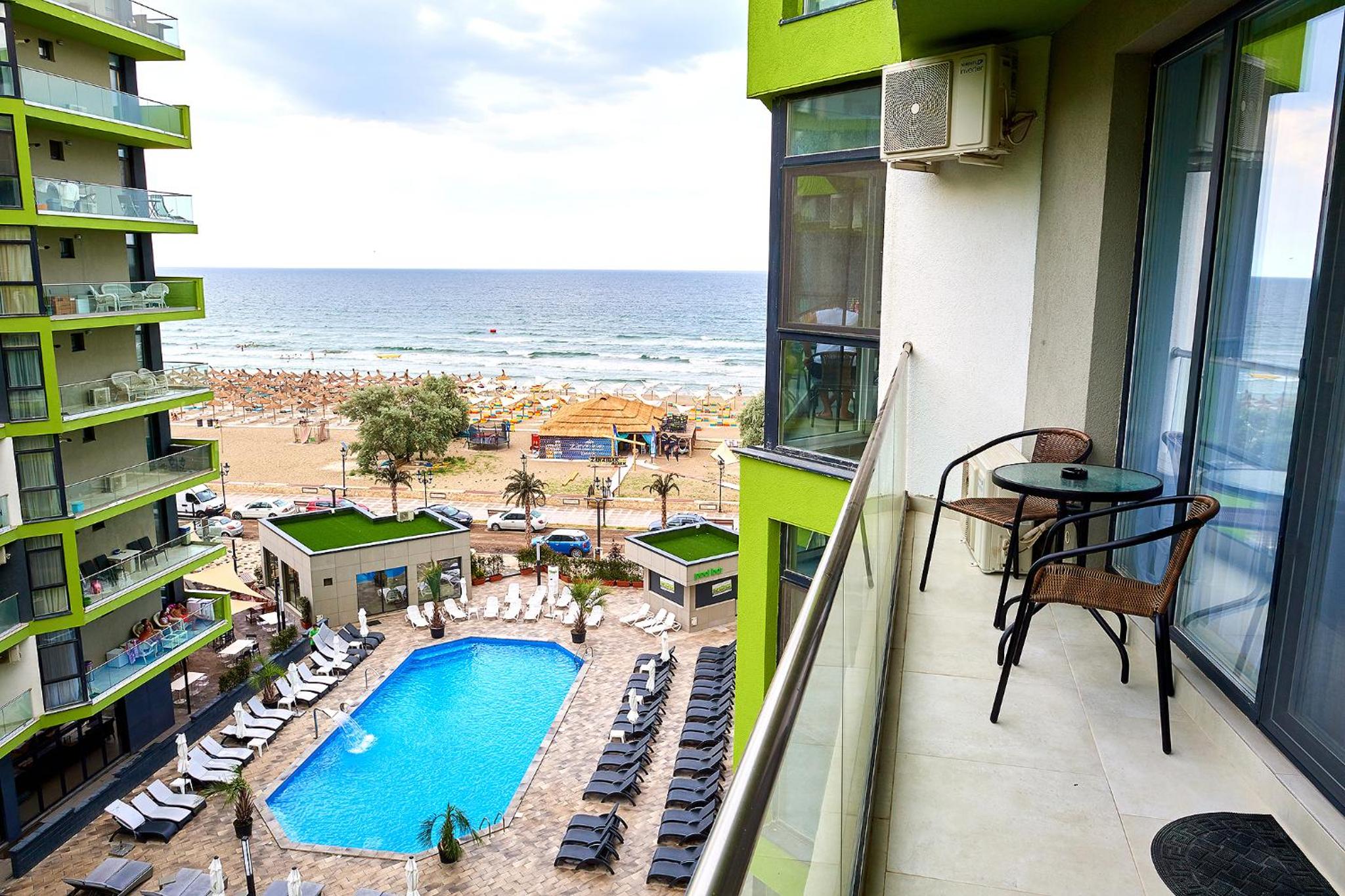 Sea Gem 2BR apt Spa n Pool Beach resort view 3