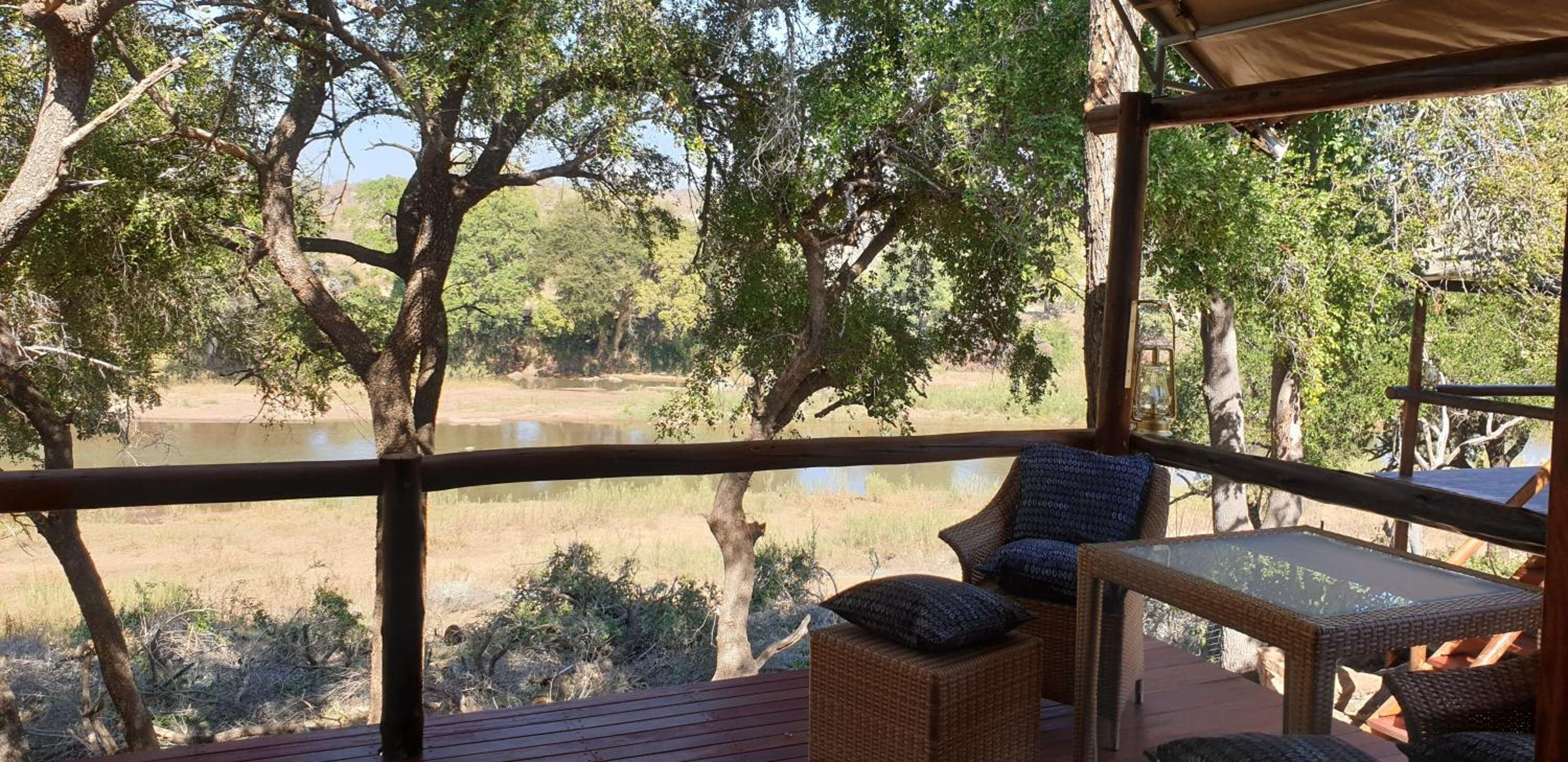 Nyati Safari Lodge