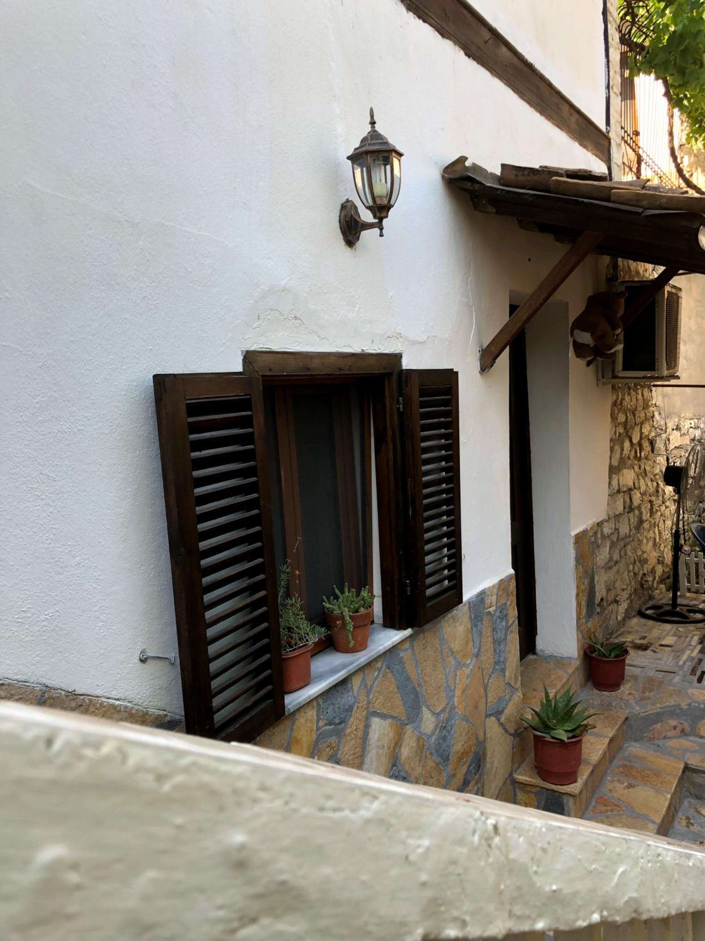 Tomor Shehu Guest House
