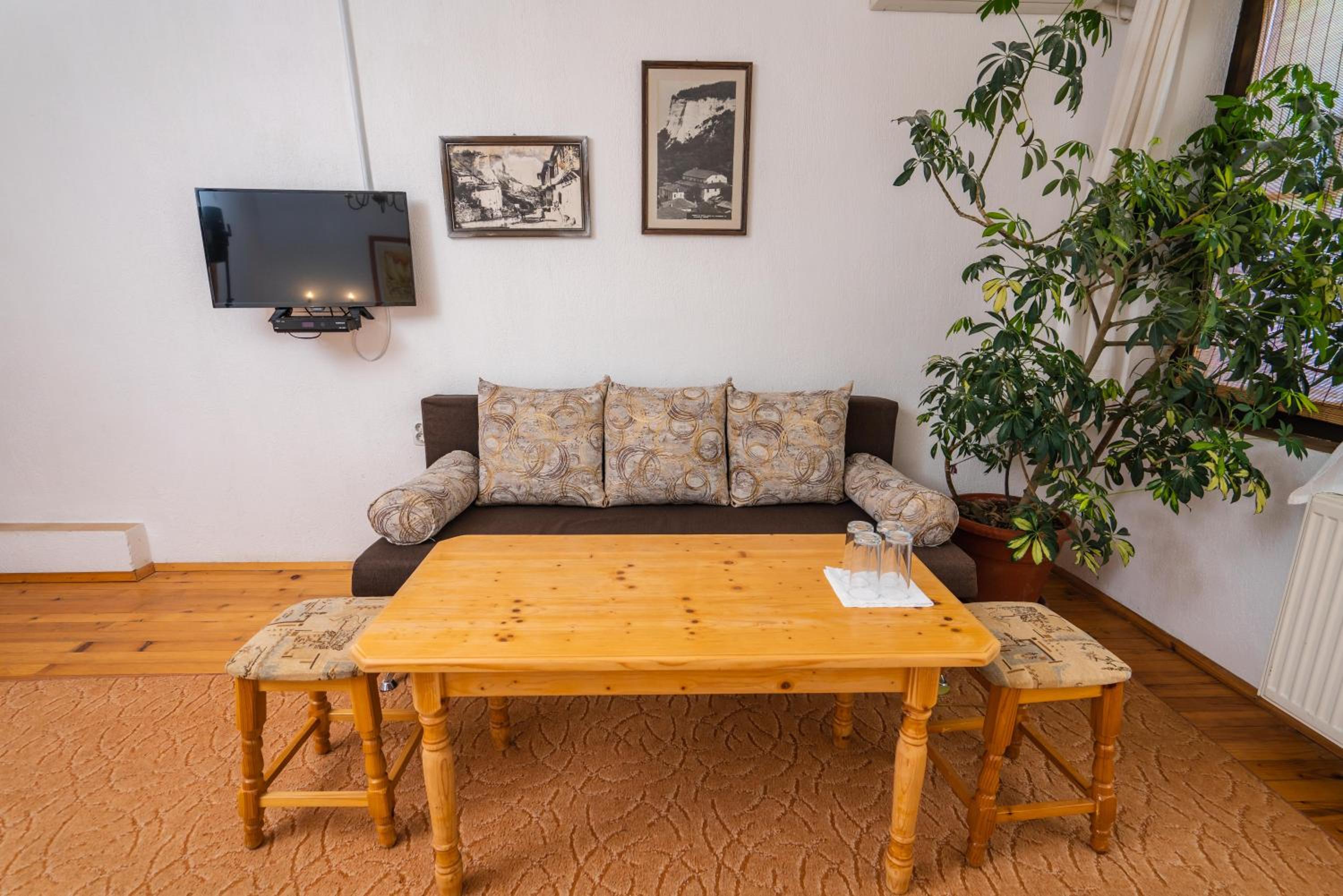 Toni's Guest House