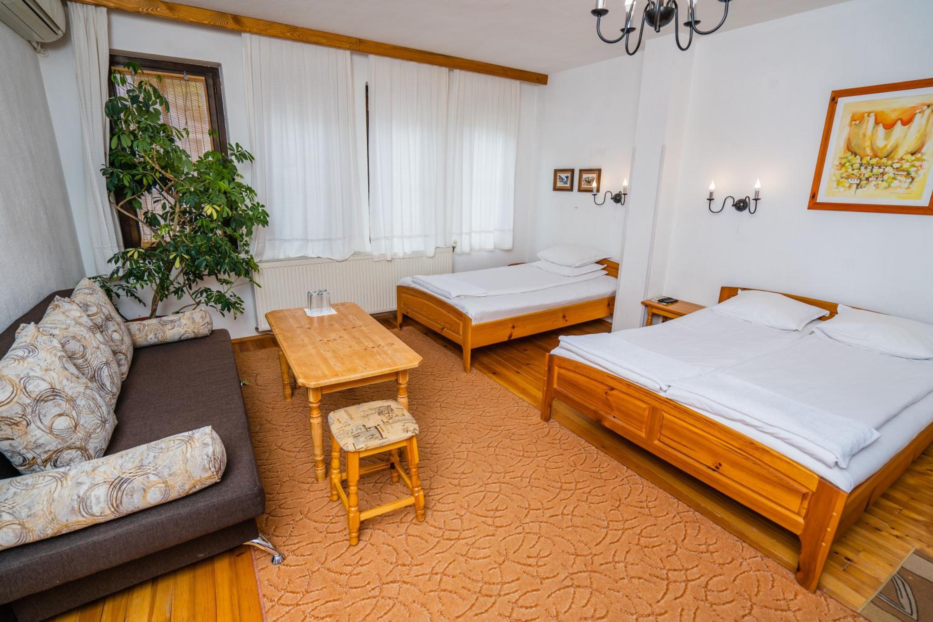 Toni's Guest House