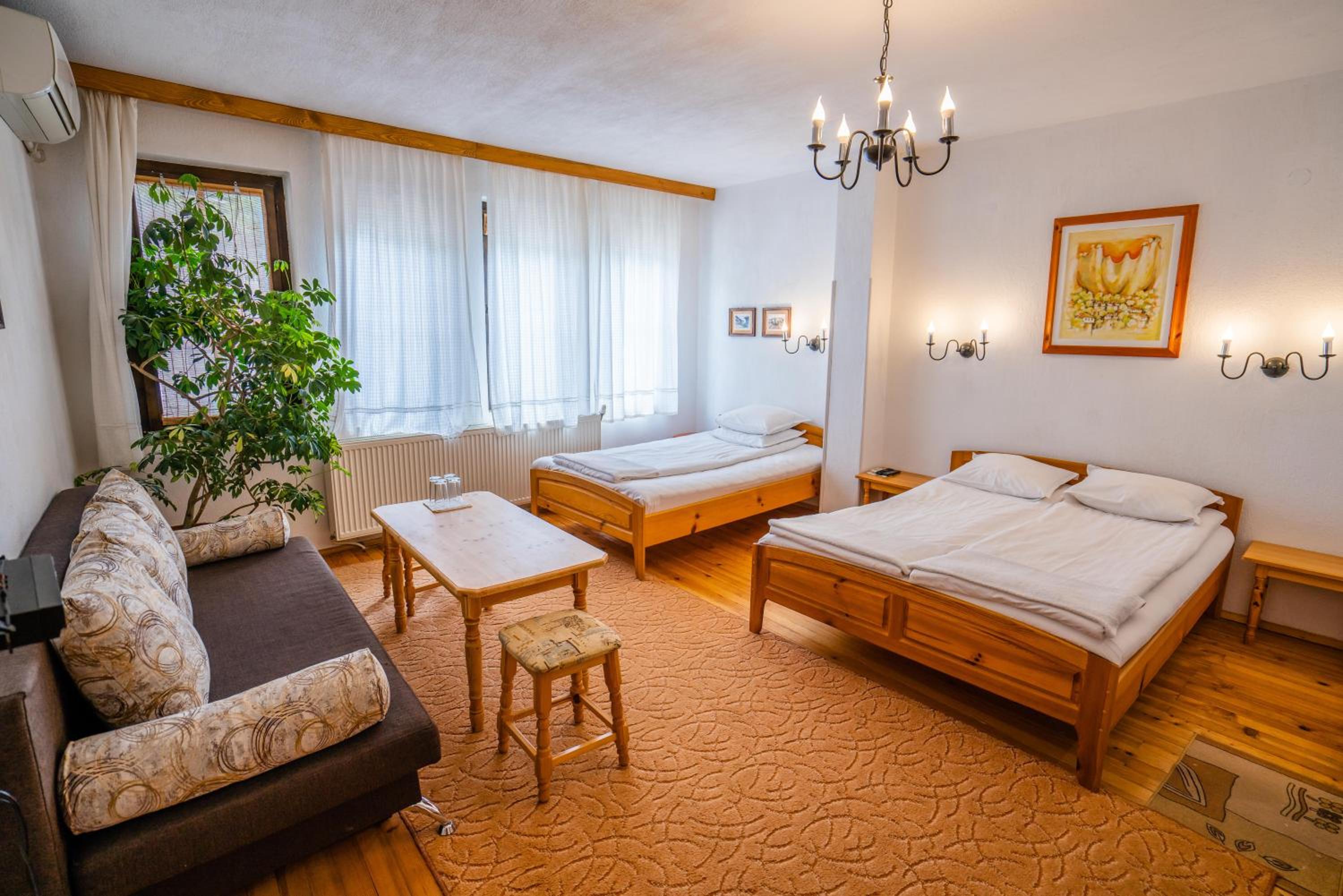 Toni's Guest House