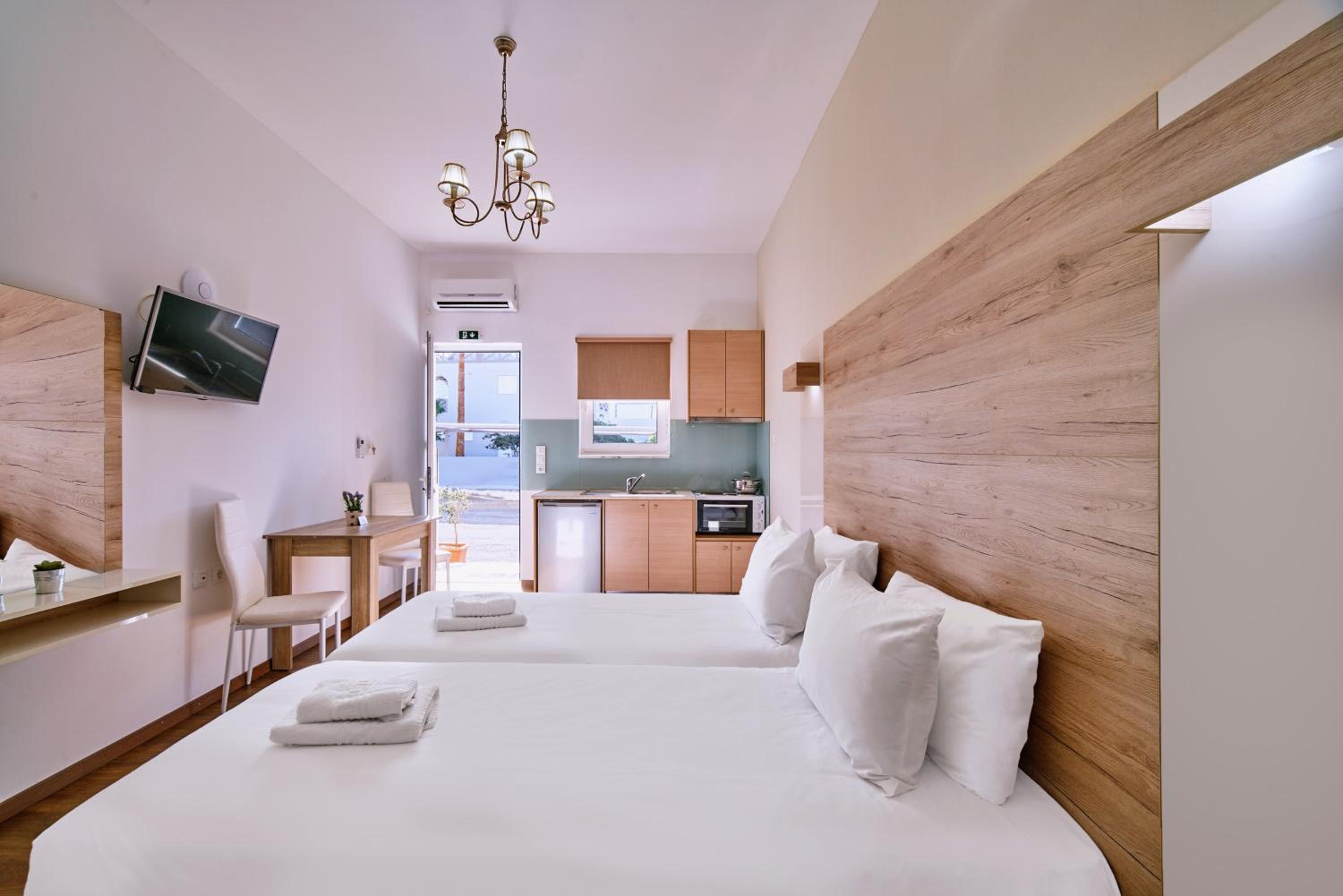 Photo 33