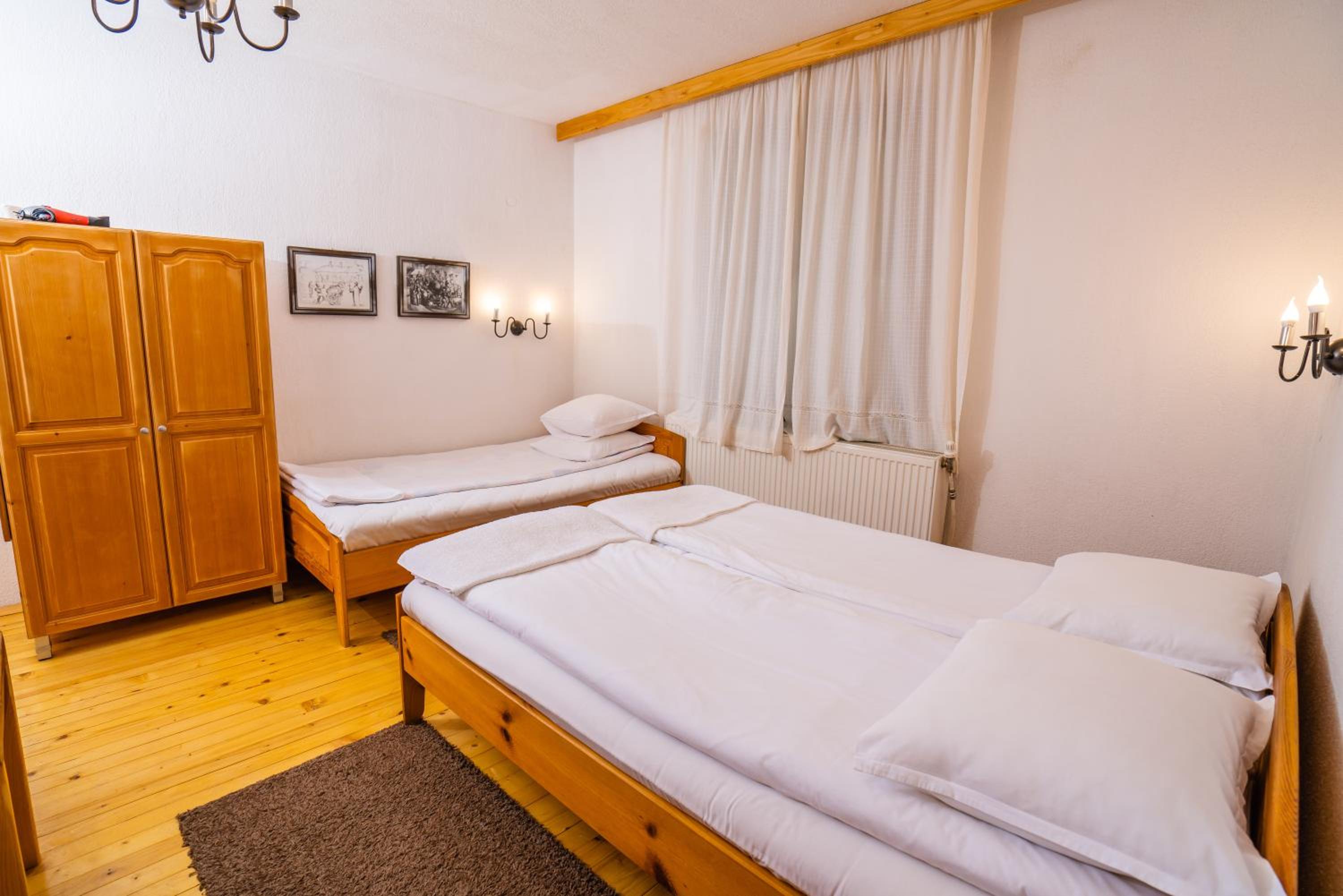 Toni's Guest House