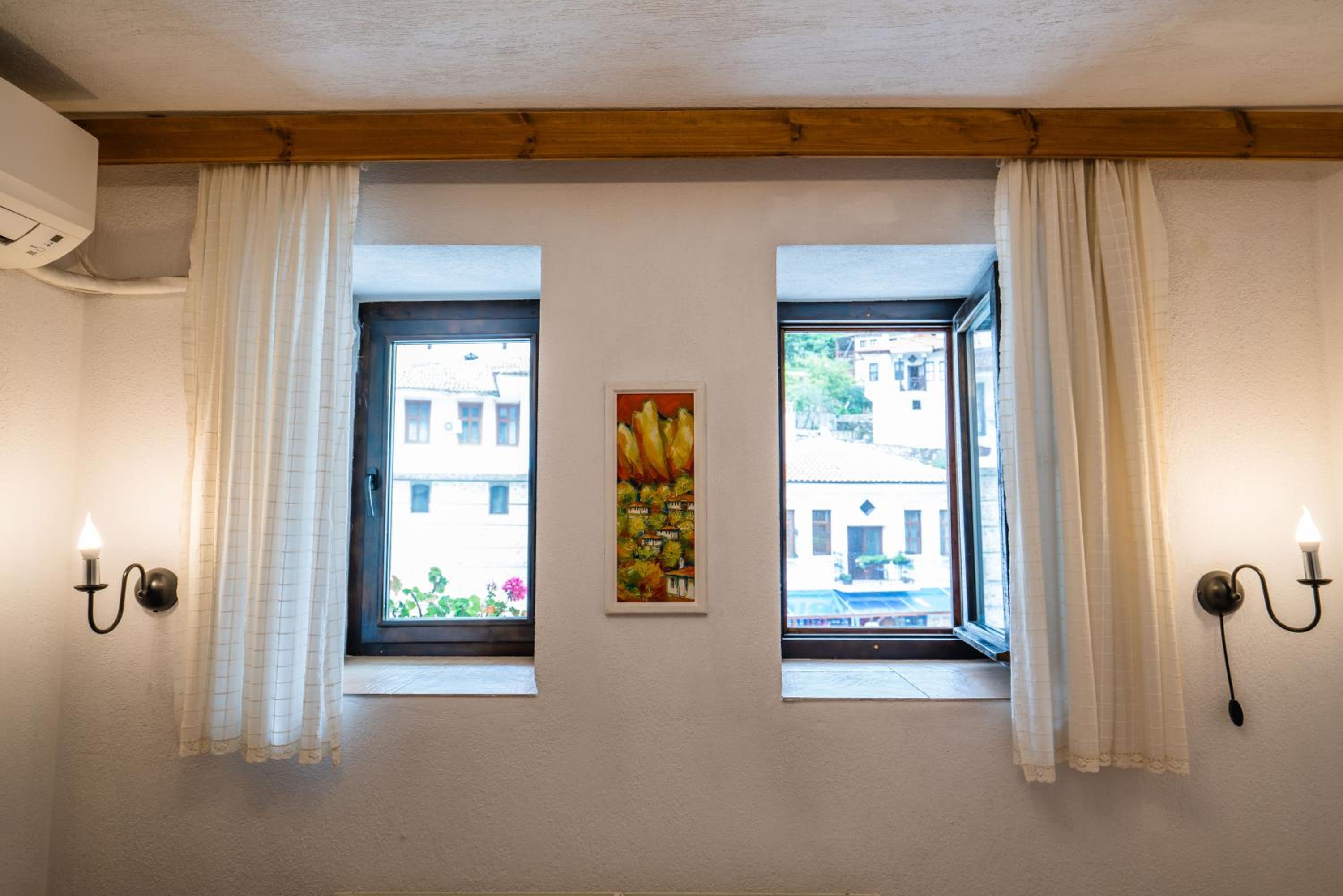Toni's Guest House