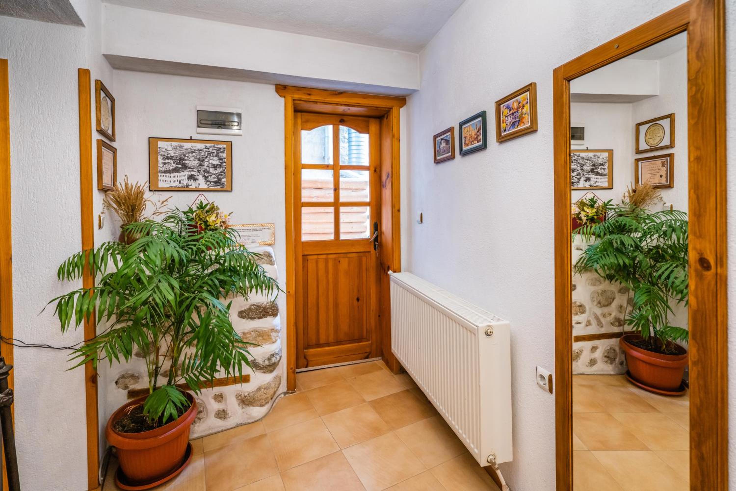 Toni's Guest House
