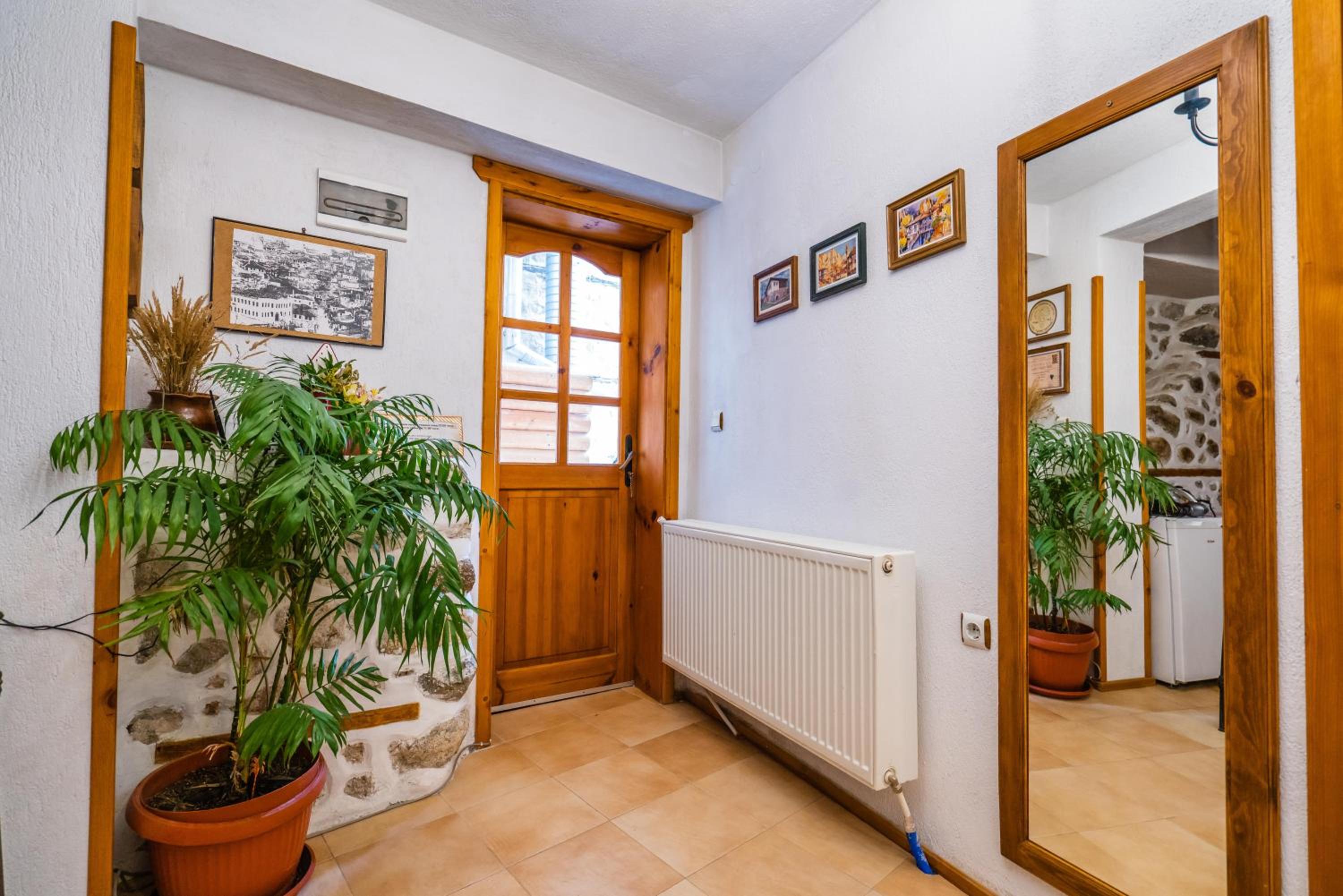 Toni's Guest House