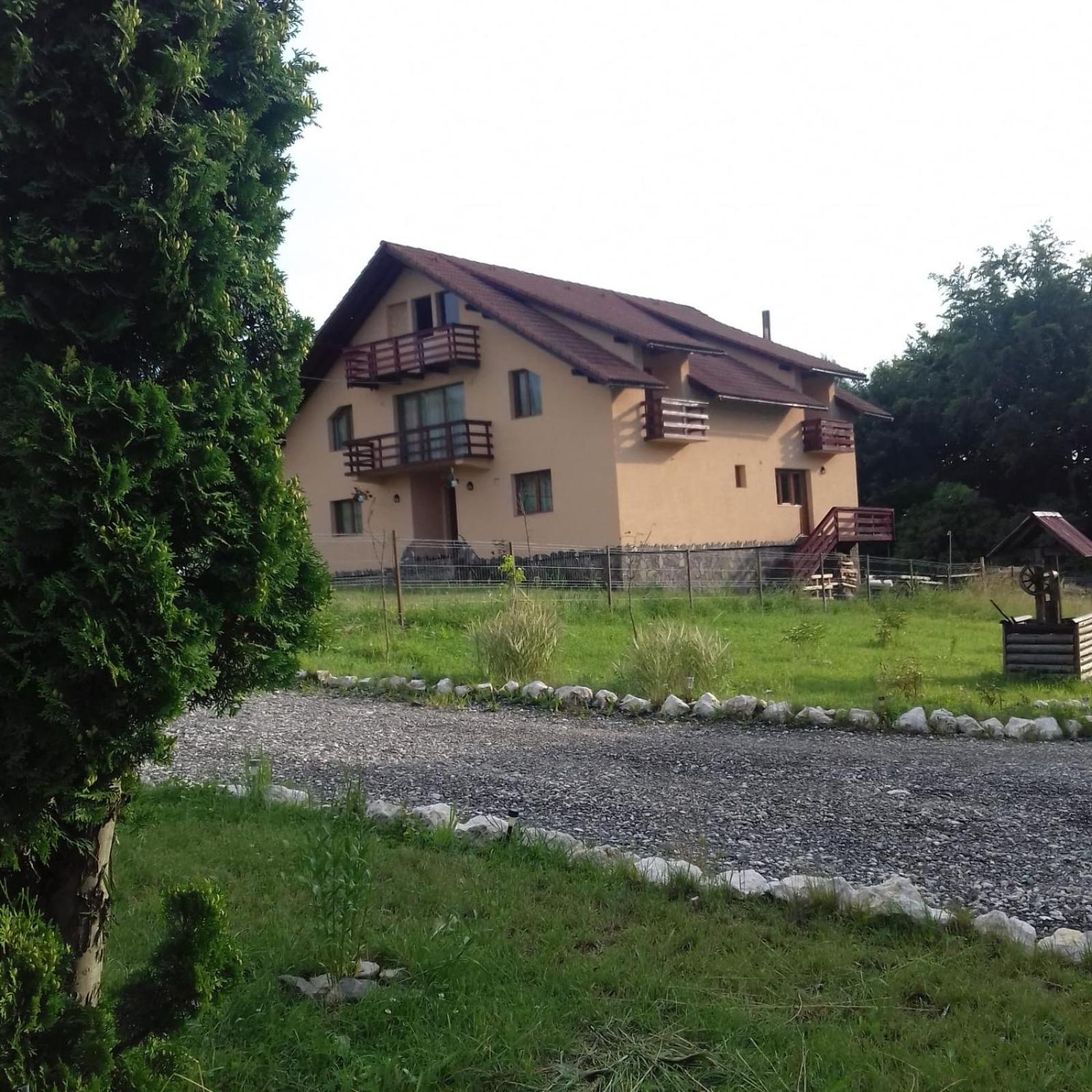 Casa "La padure" view 3