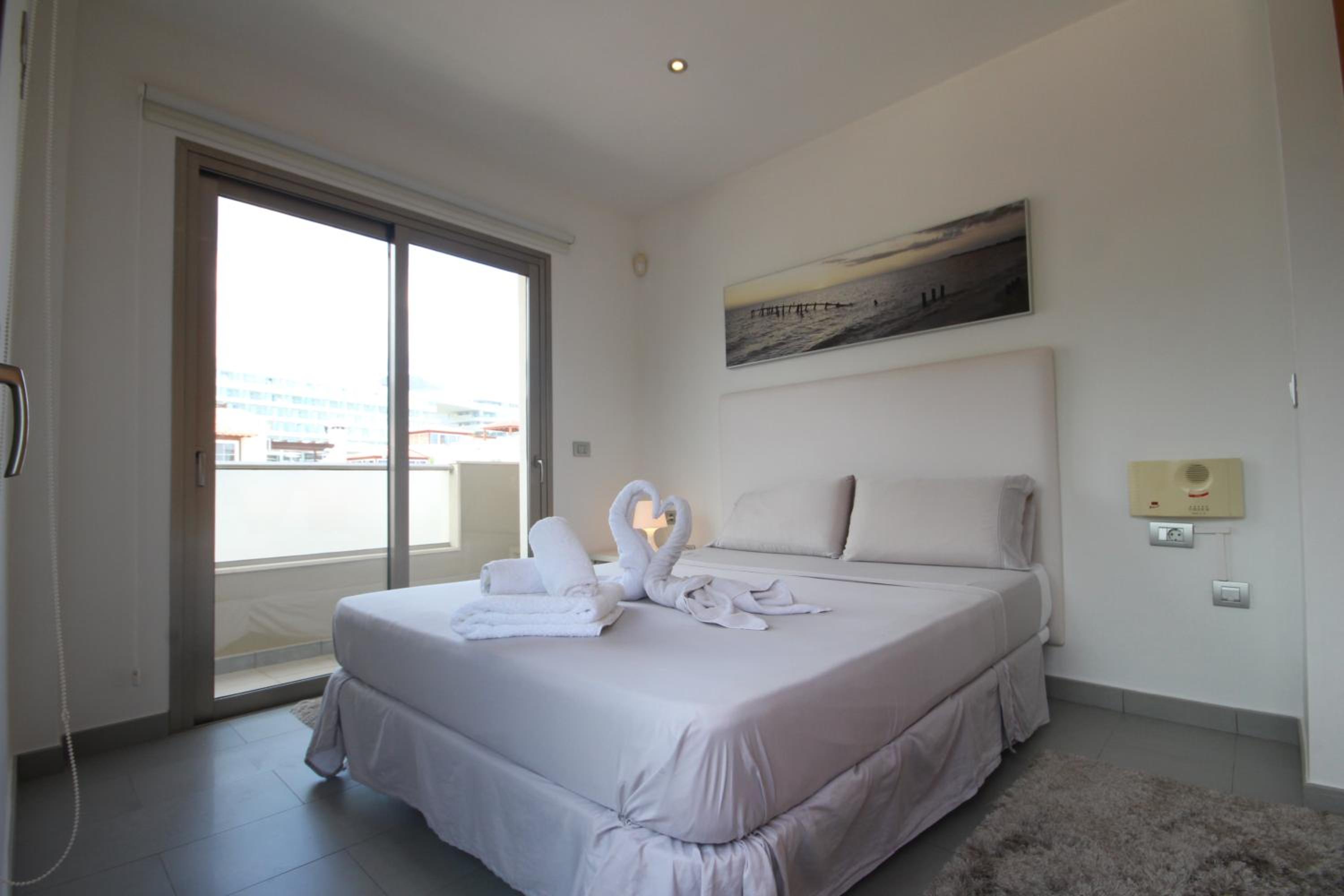 Apartment Marina, La Caleta view 4