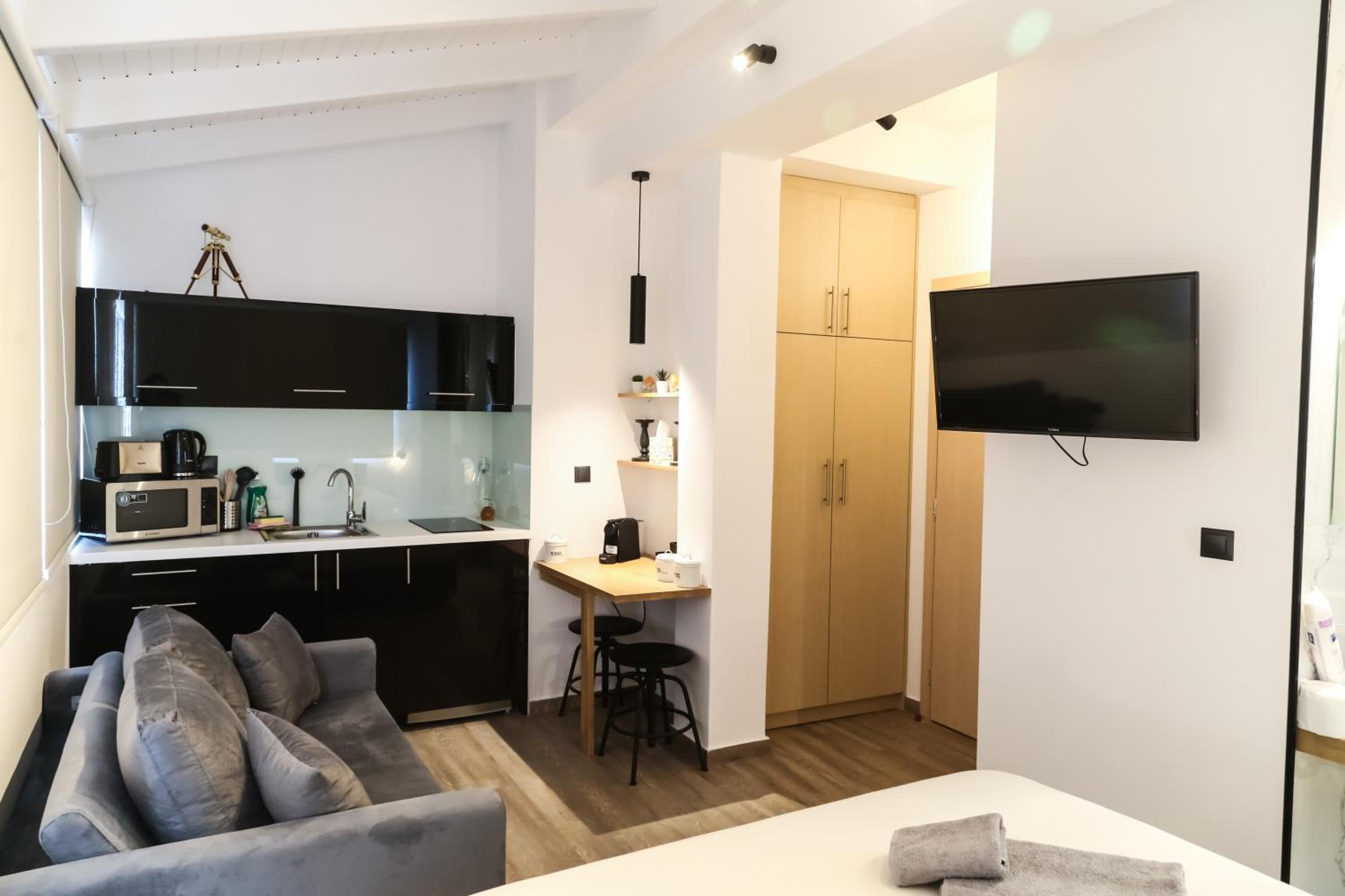 Triple A - Acropolis View in Psiri Athens - FREE Parking!