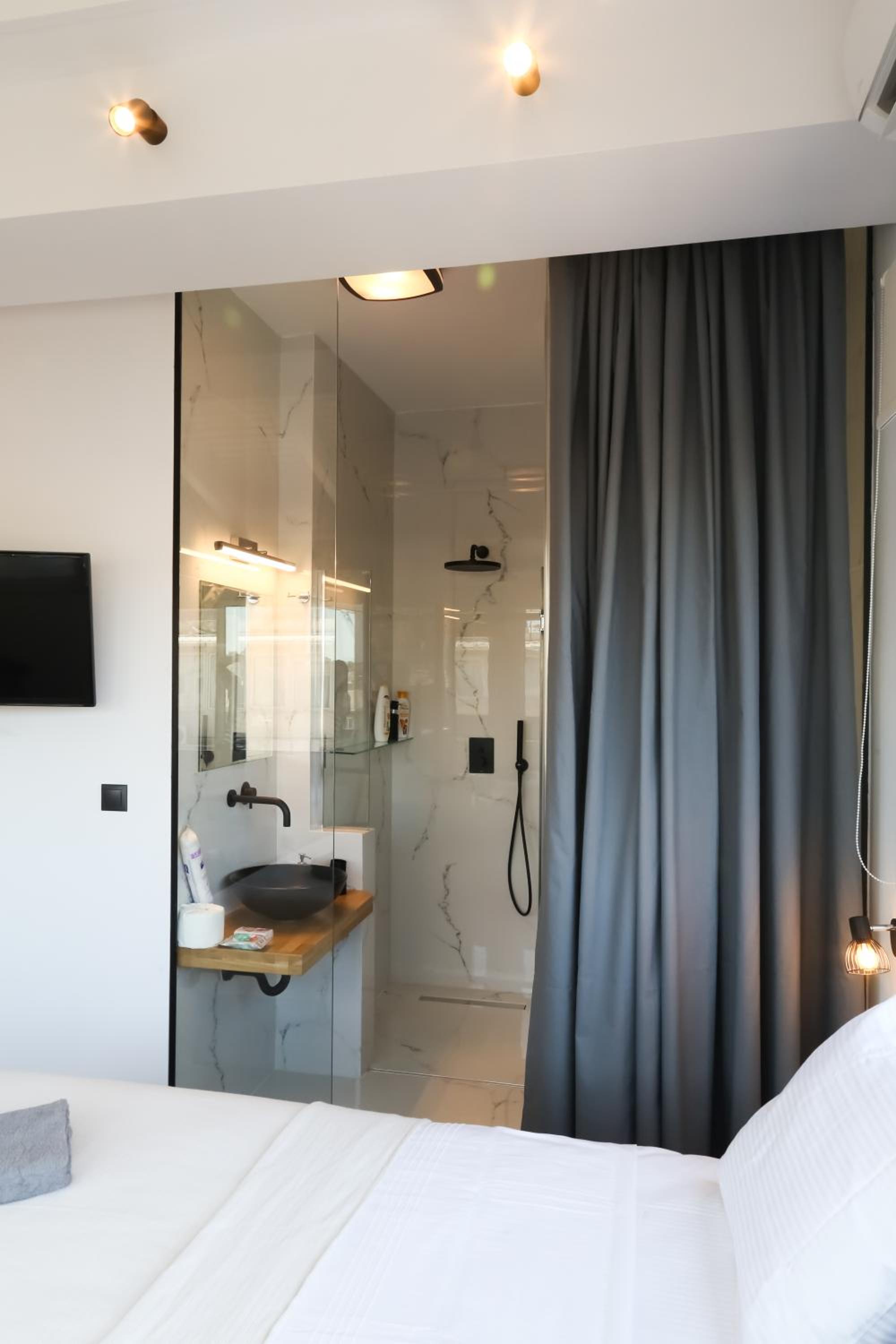Triple A - Acropolis View in Psiri Athens - FREE Parking!