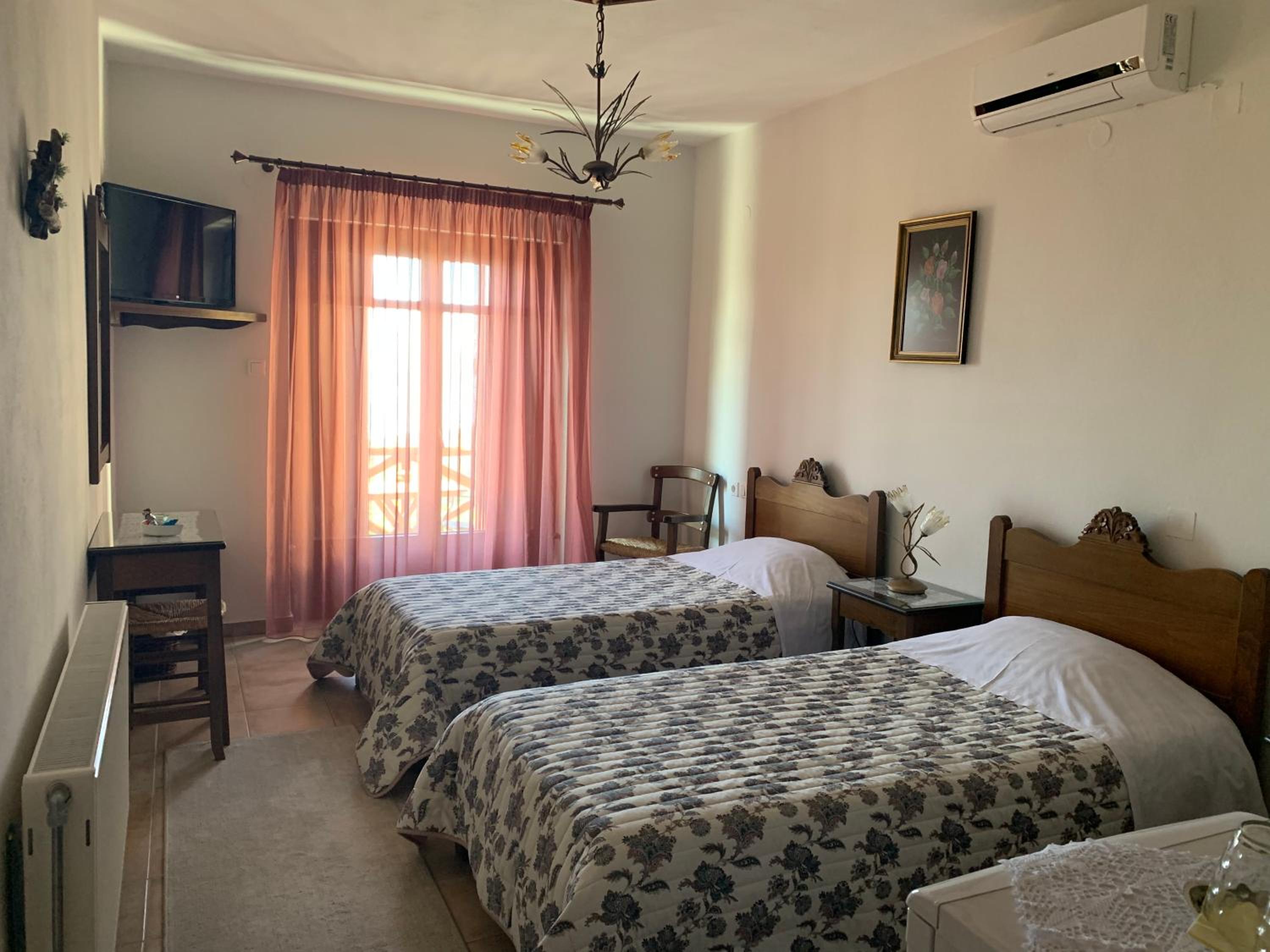Iliovolo Guesthouse