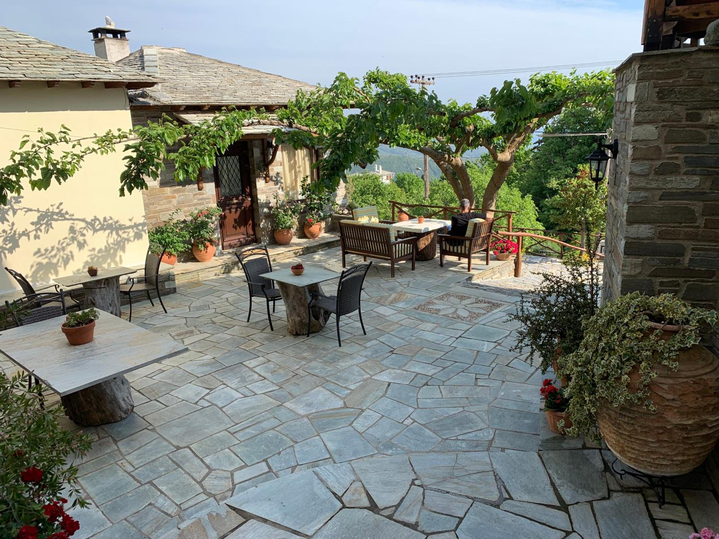 Iliovolo Guesthouse